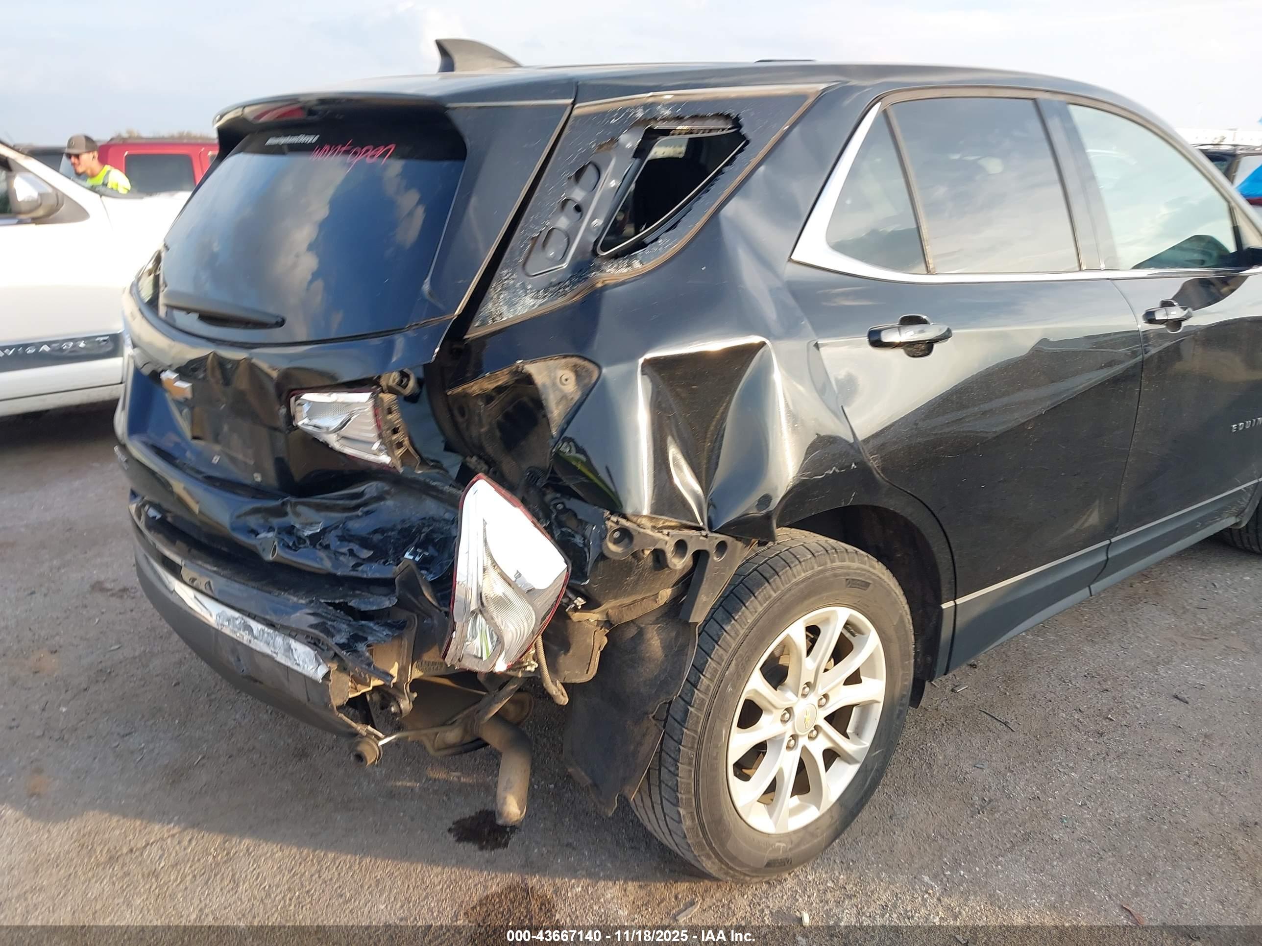 CHEVROLET EQUINOX image 6