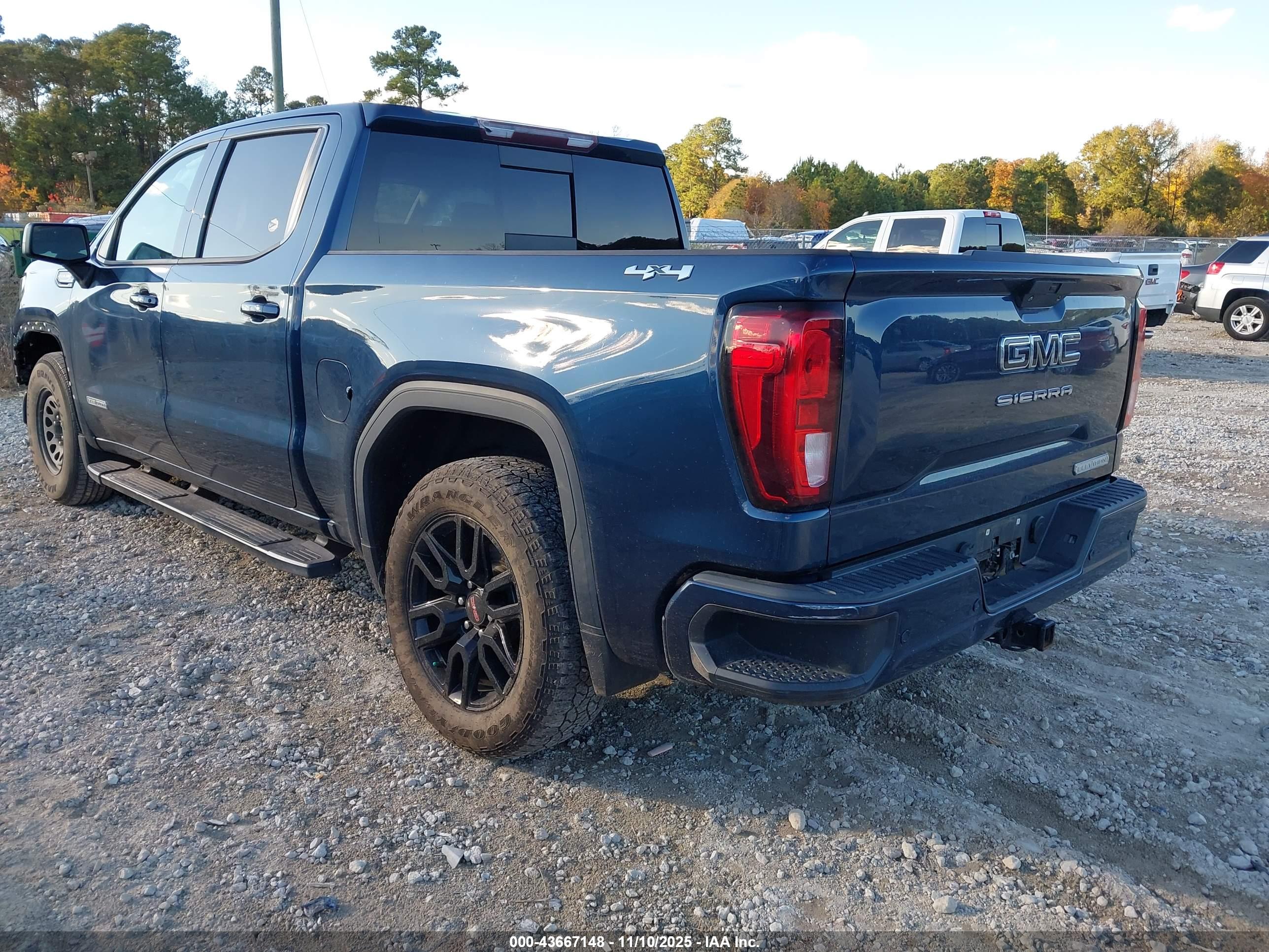 GMC SIERRA image 3
