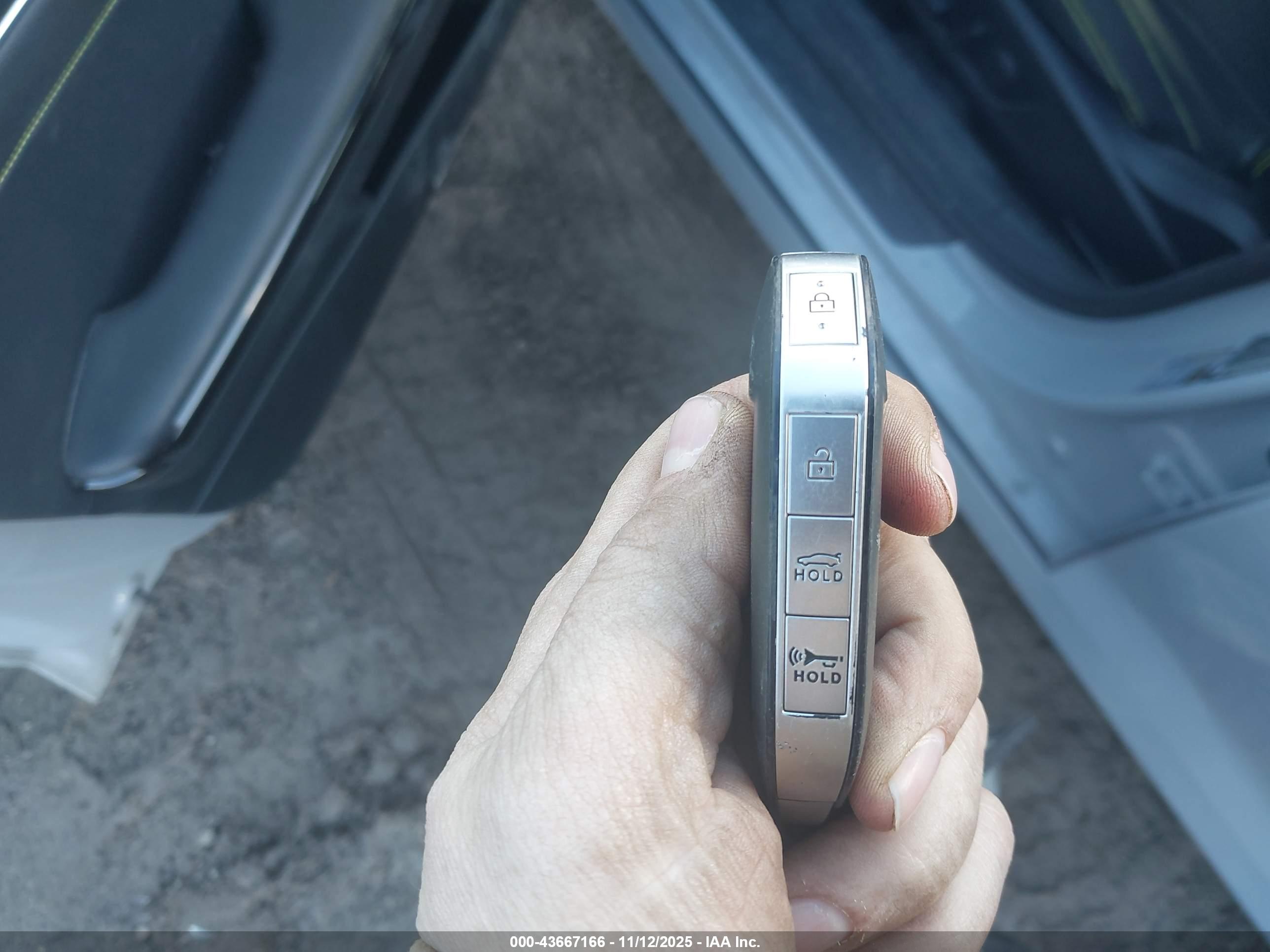 KIA K5 image 11