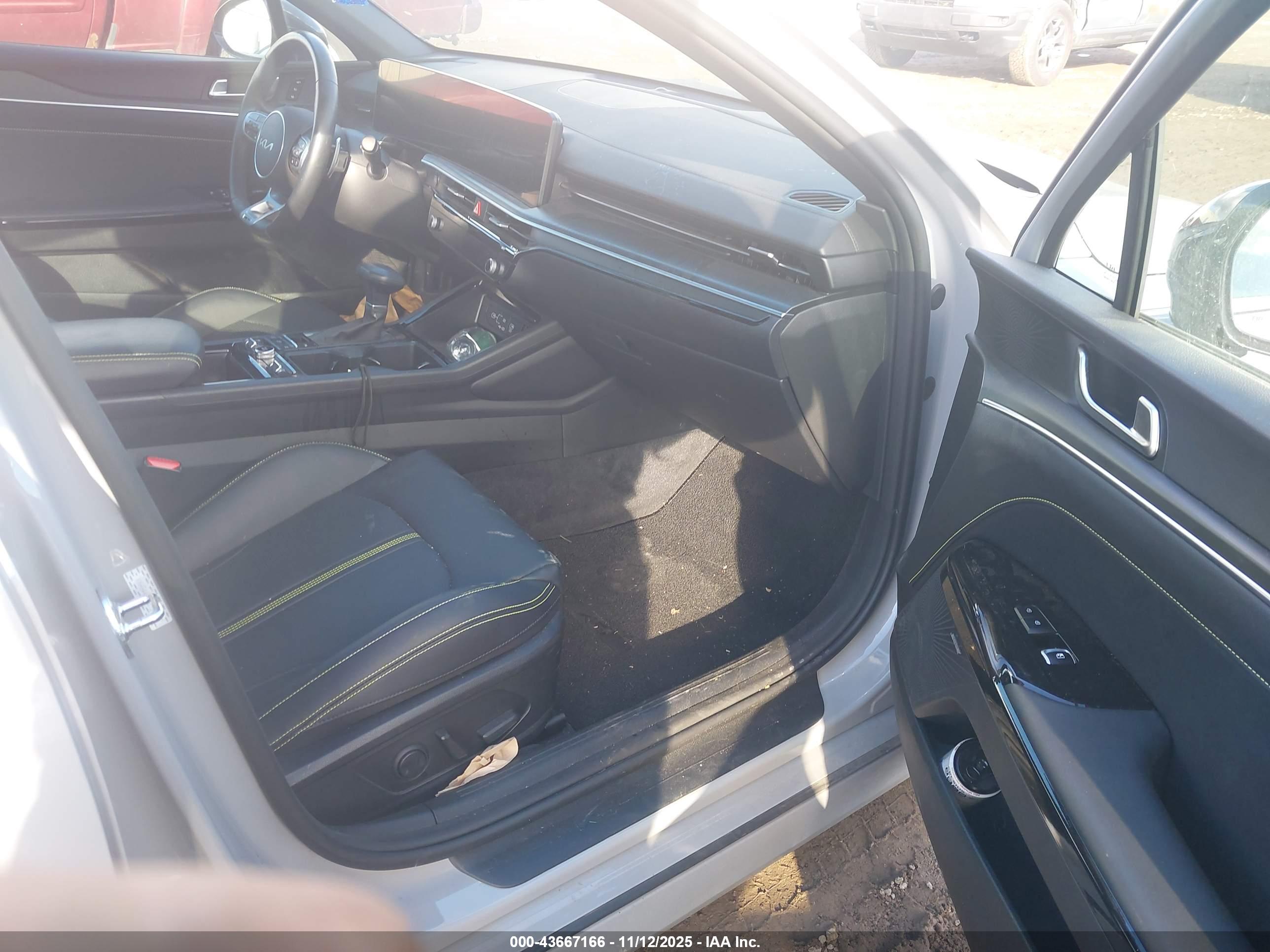 KIA K5 image 5