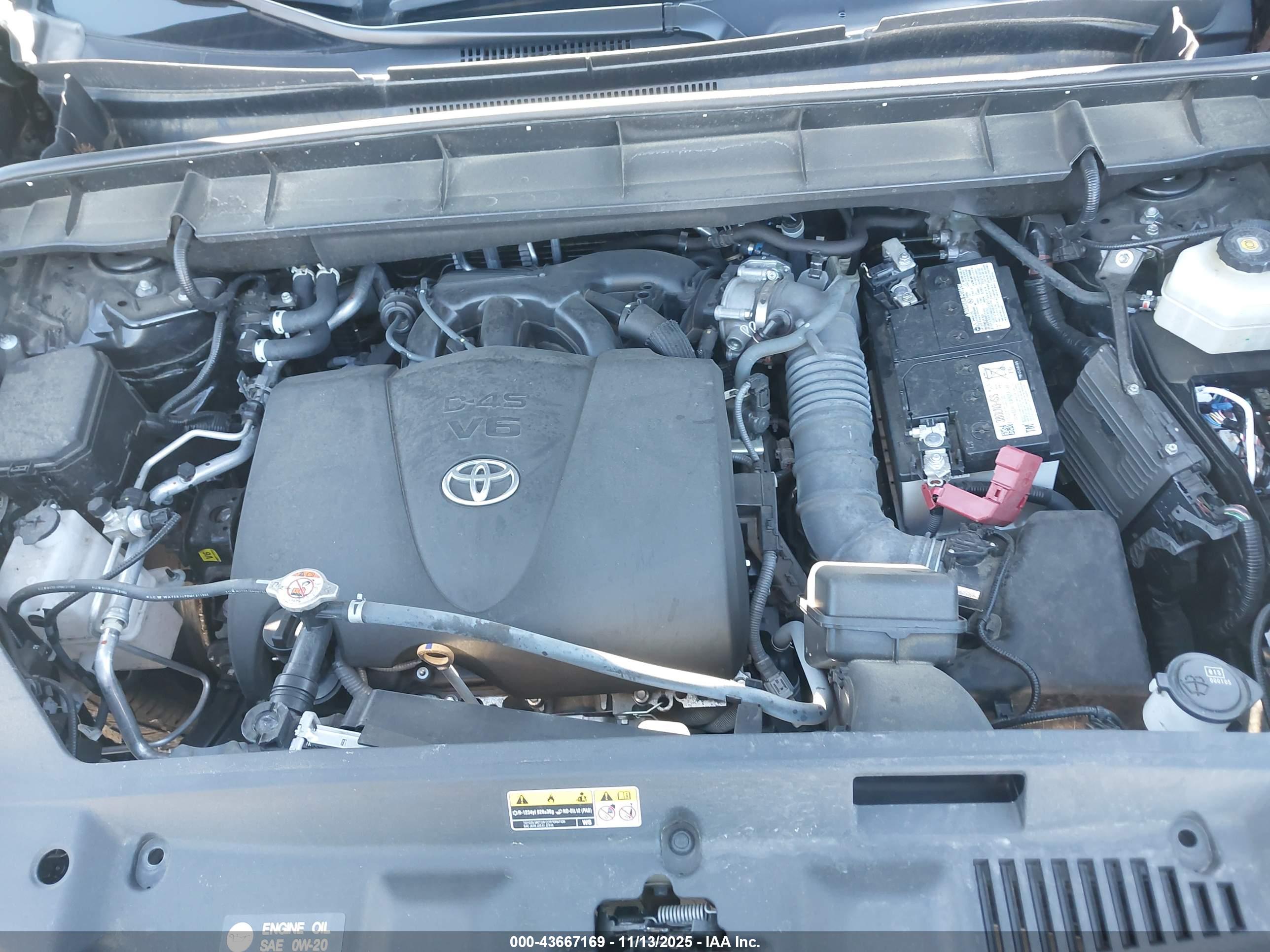 TOYOTA HIGHLANDER image 10
