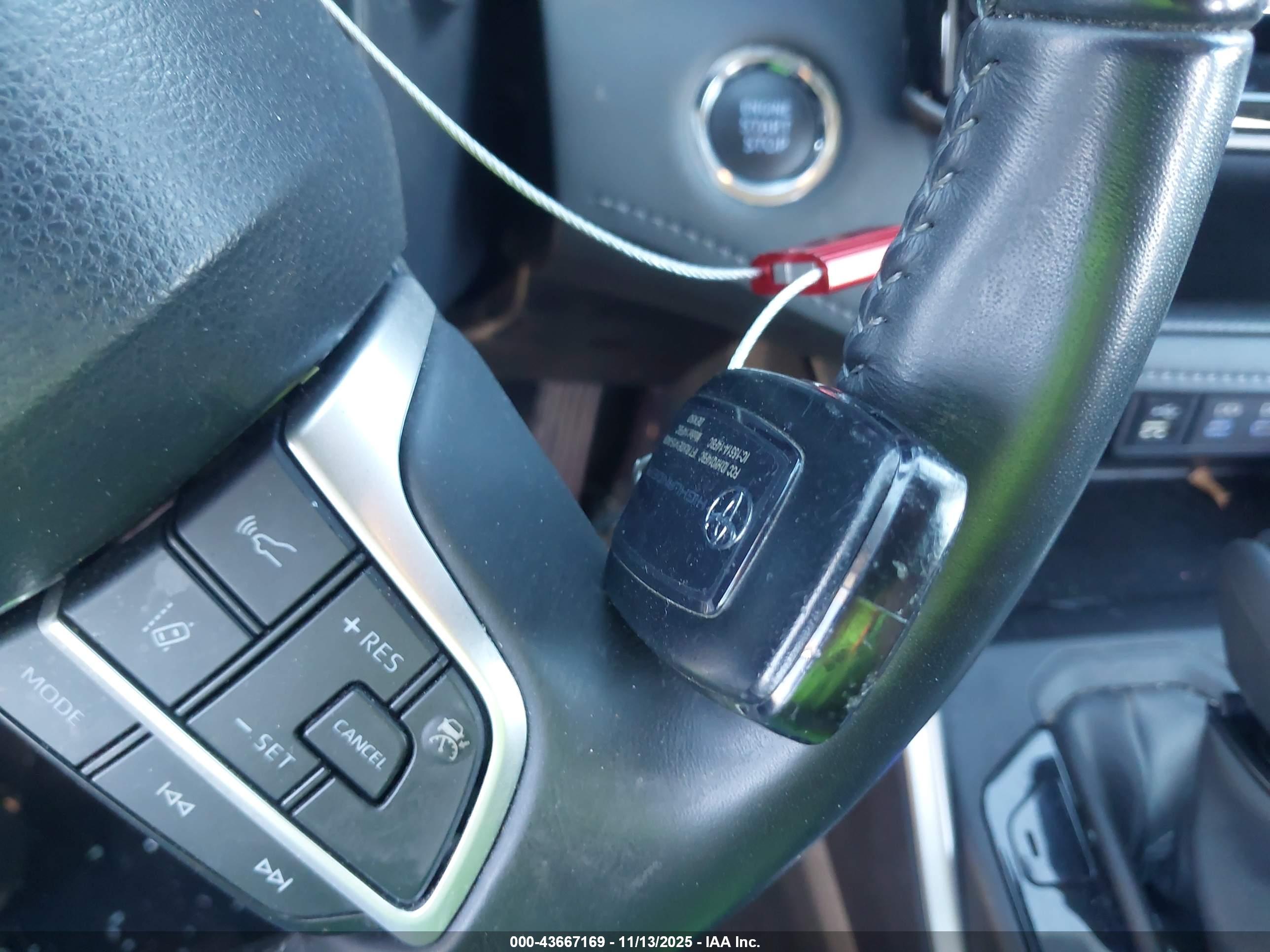 TOYOTA HIGHLANDER image 11
