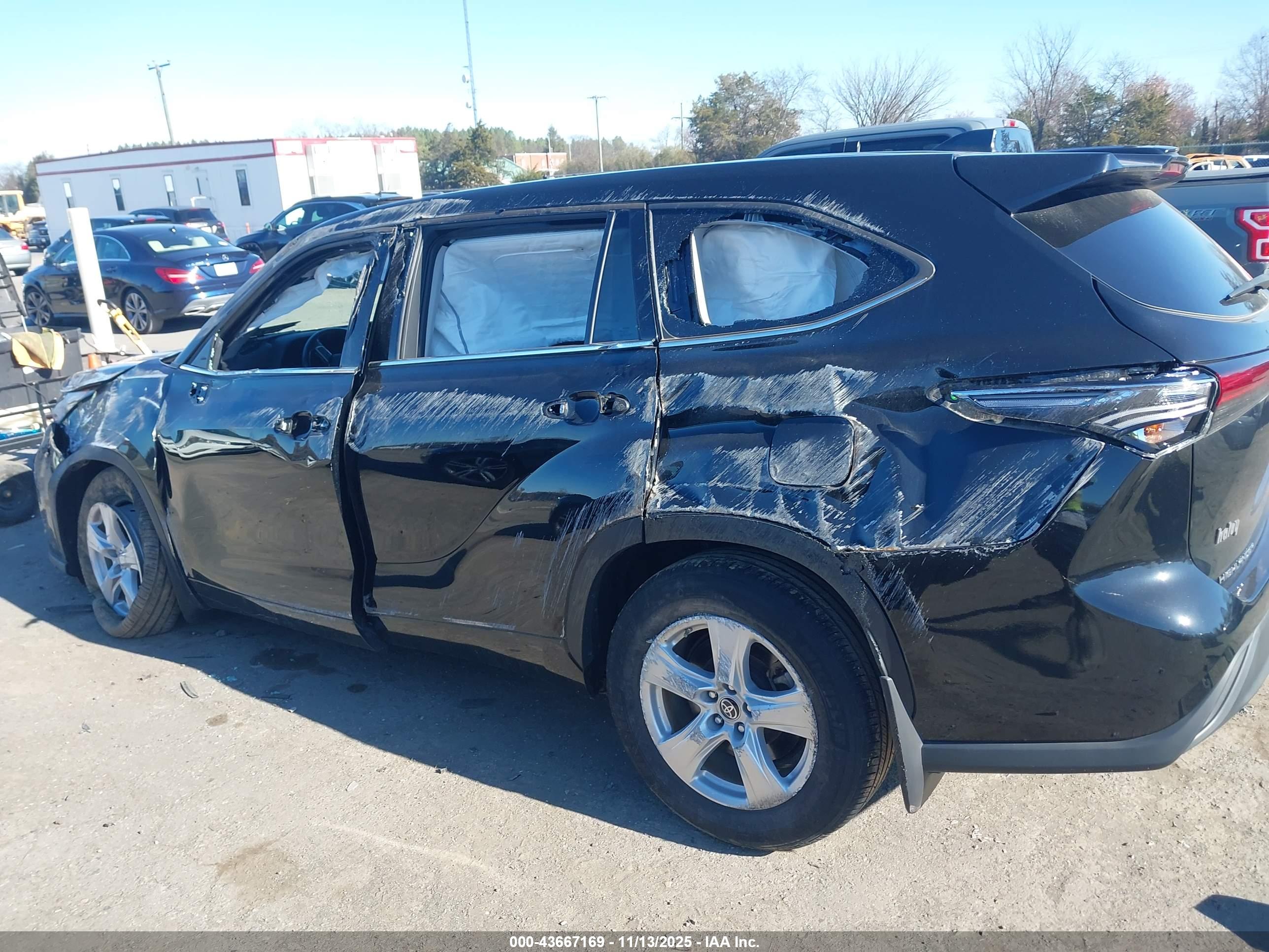 TOYOTA HIGHLANDER image 6