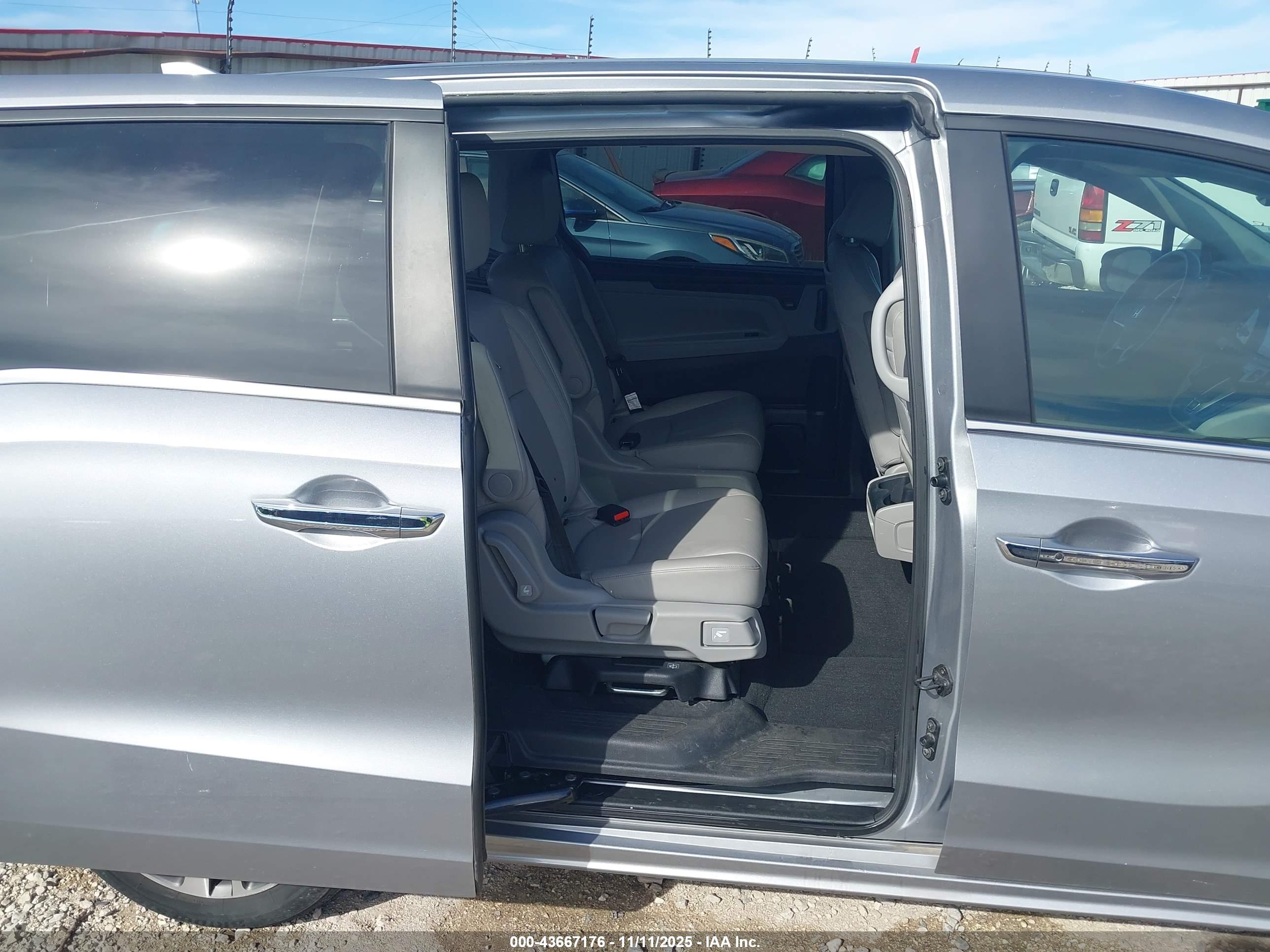 HONDA ODYSSEY image 8