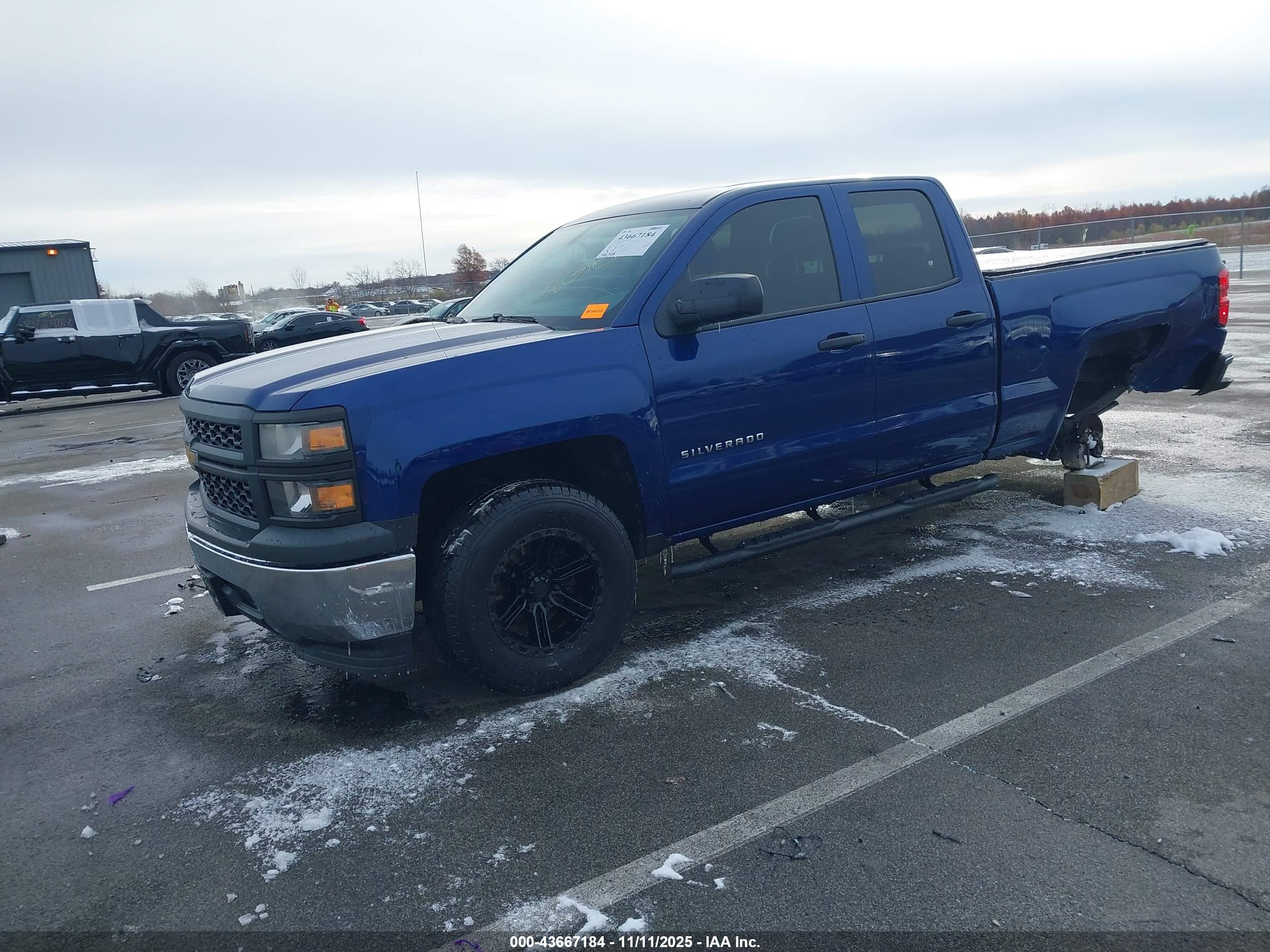 CHEVROLET SILVERADO image 2