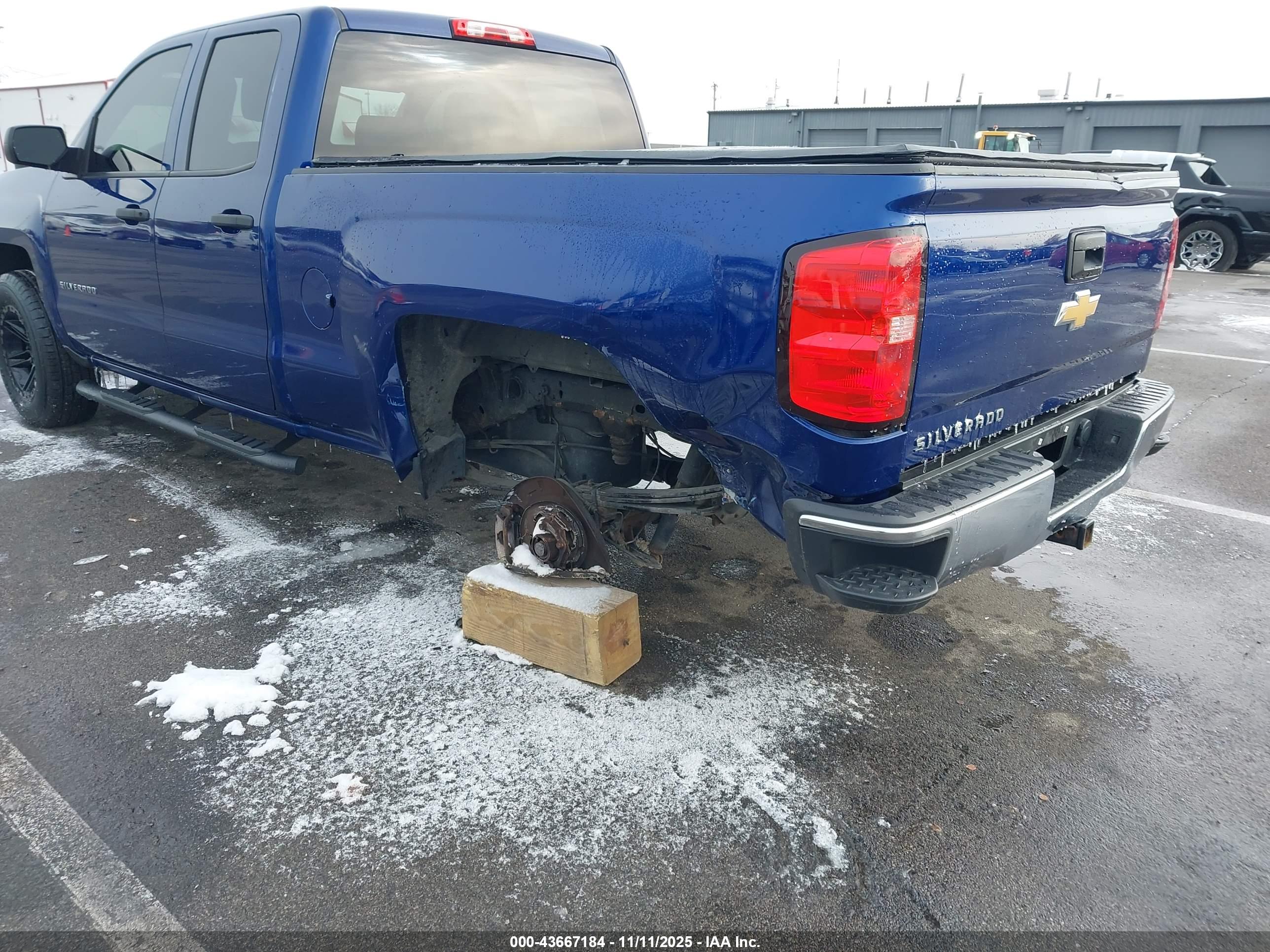 CHEVROLET SILVERADO image 6