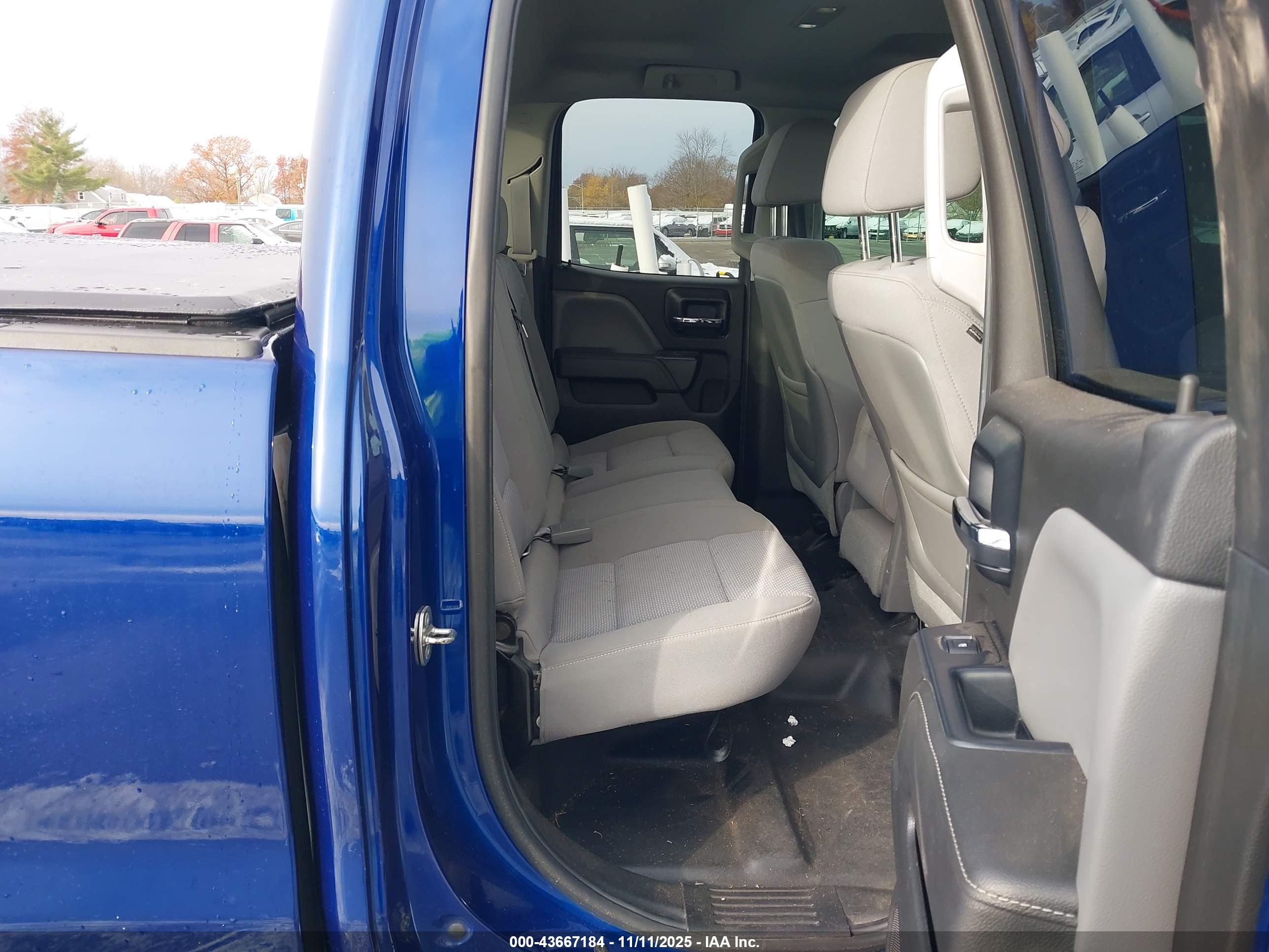 CHEVROLET SILVERADO image 8