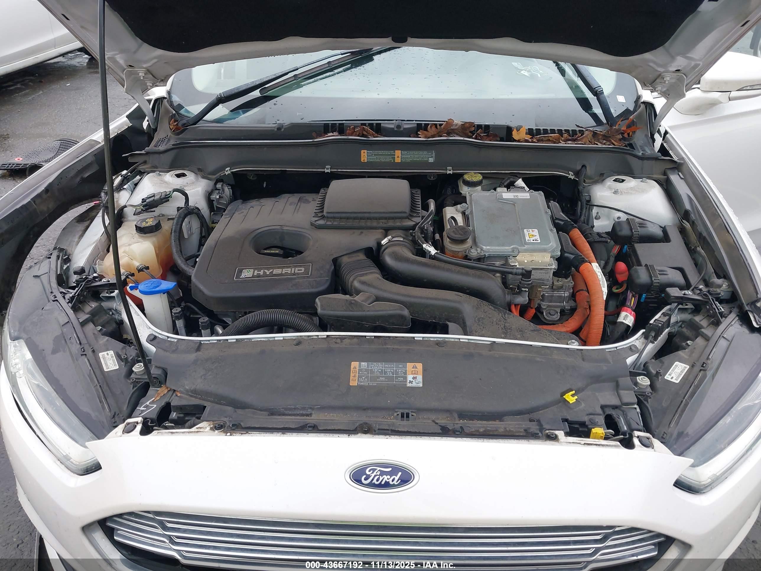 FORD FUSION image 10
