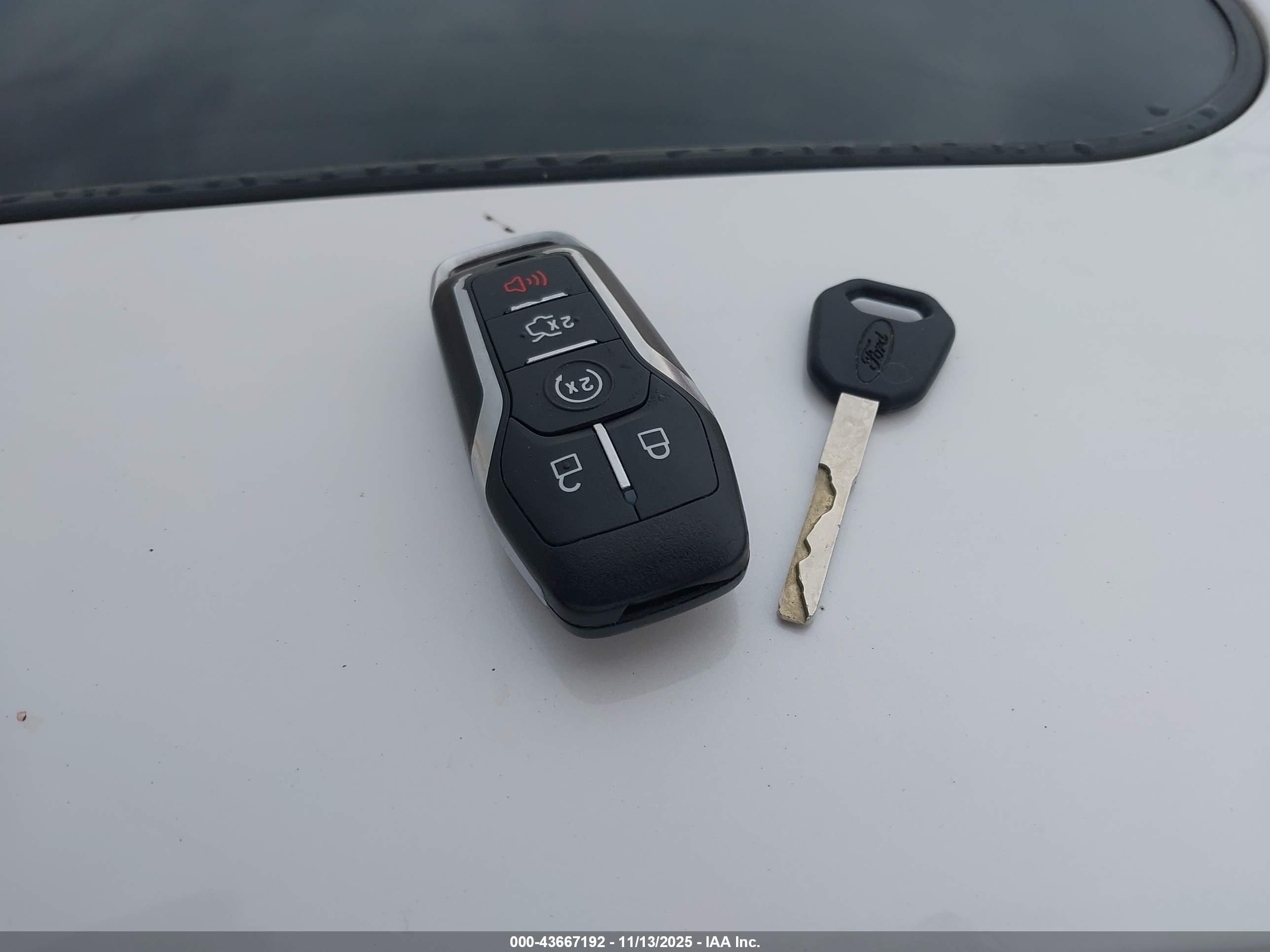 FORD FUSION image 11