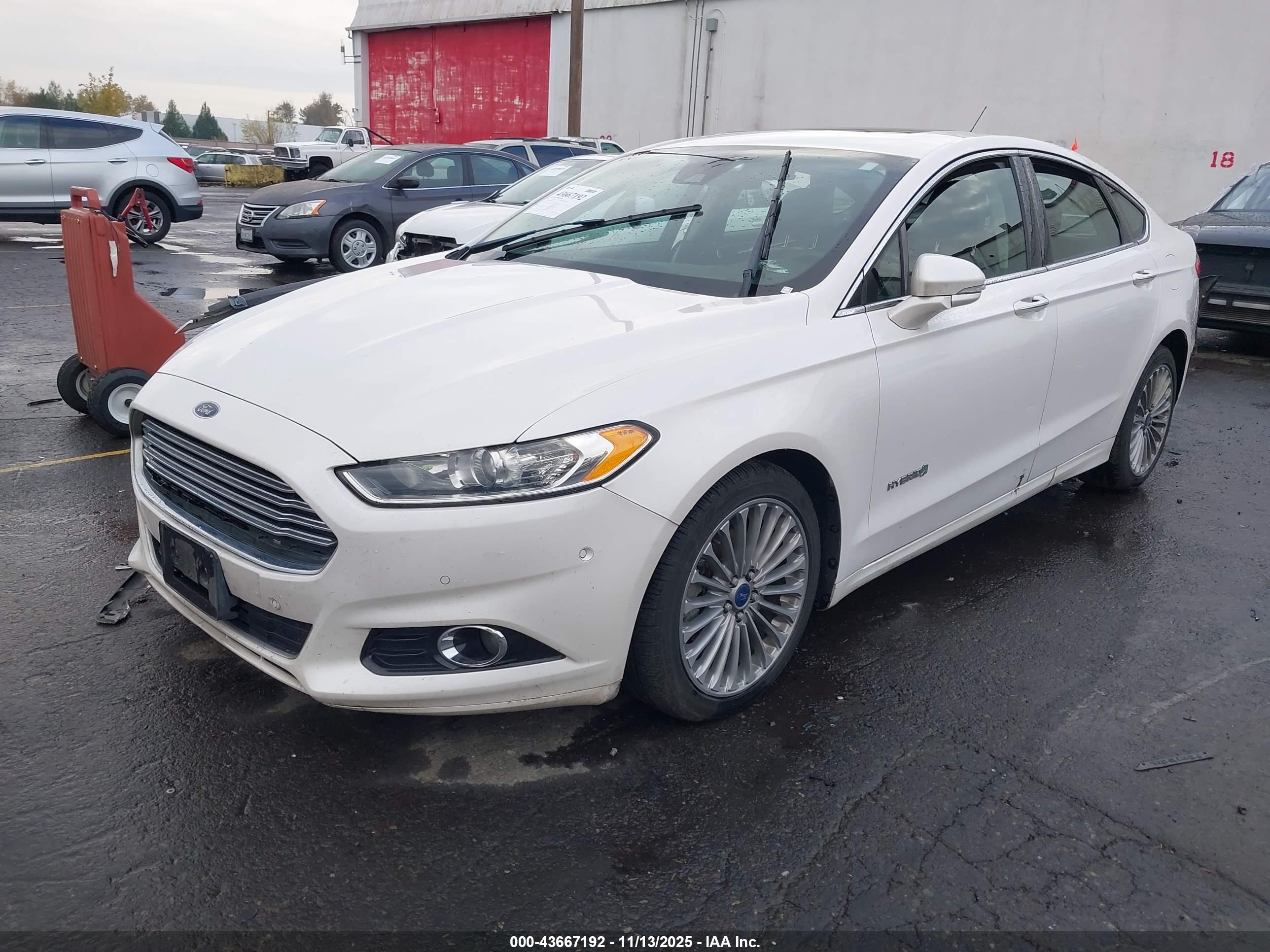 FORD FUSION image 2