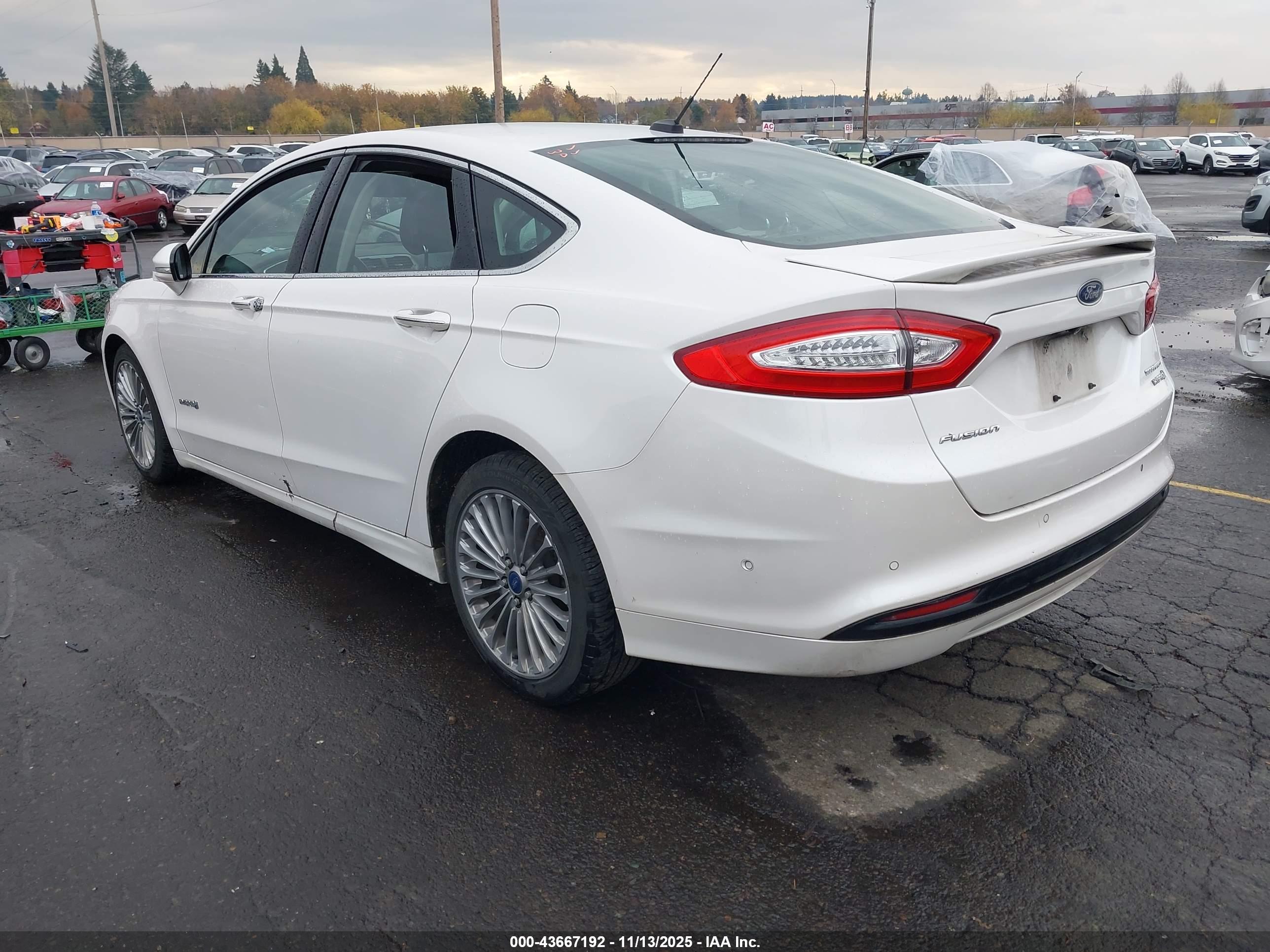 FORD FUSION image 3