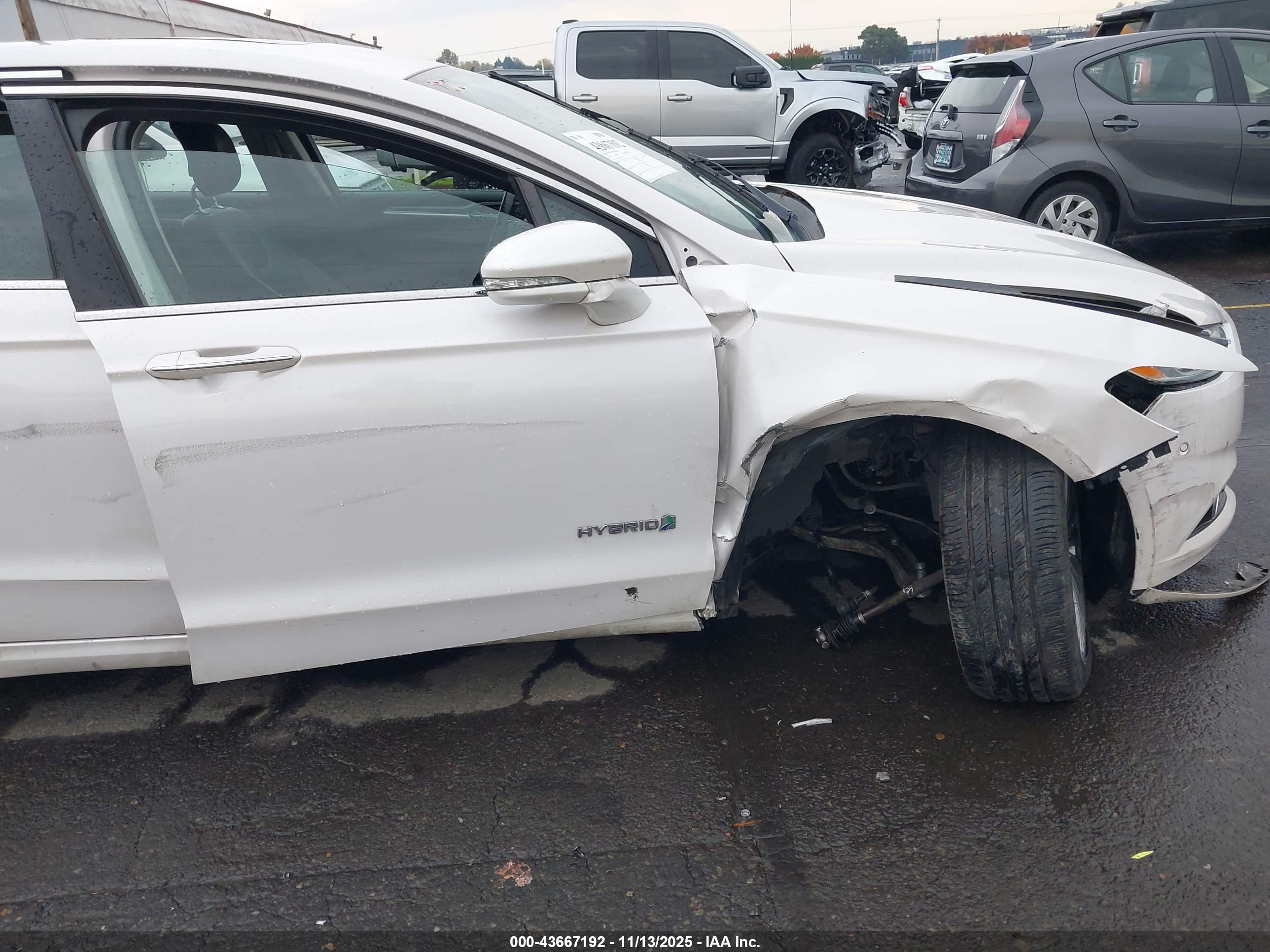 FORD FUSION image 6