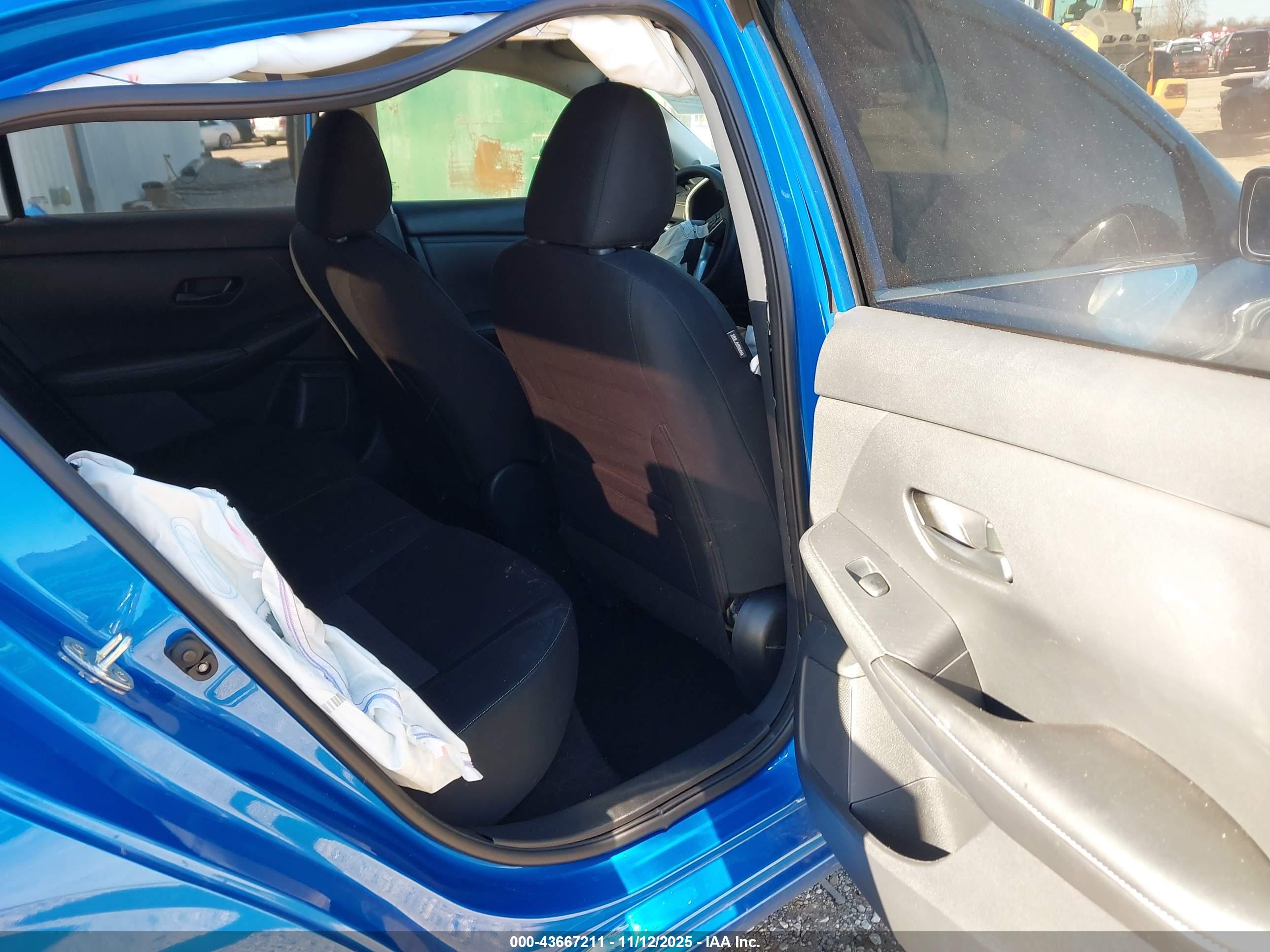 NISSAN SENTRA image 8
