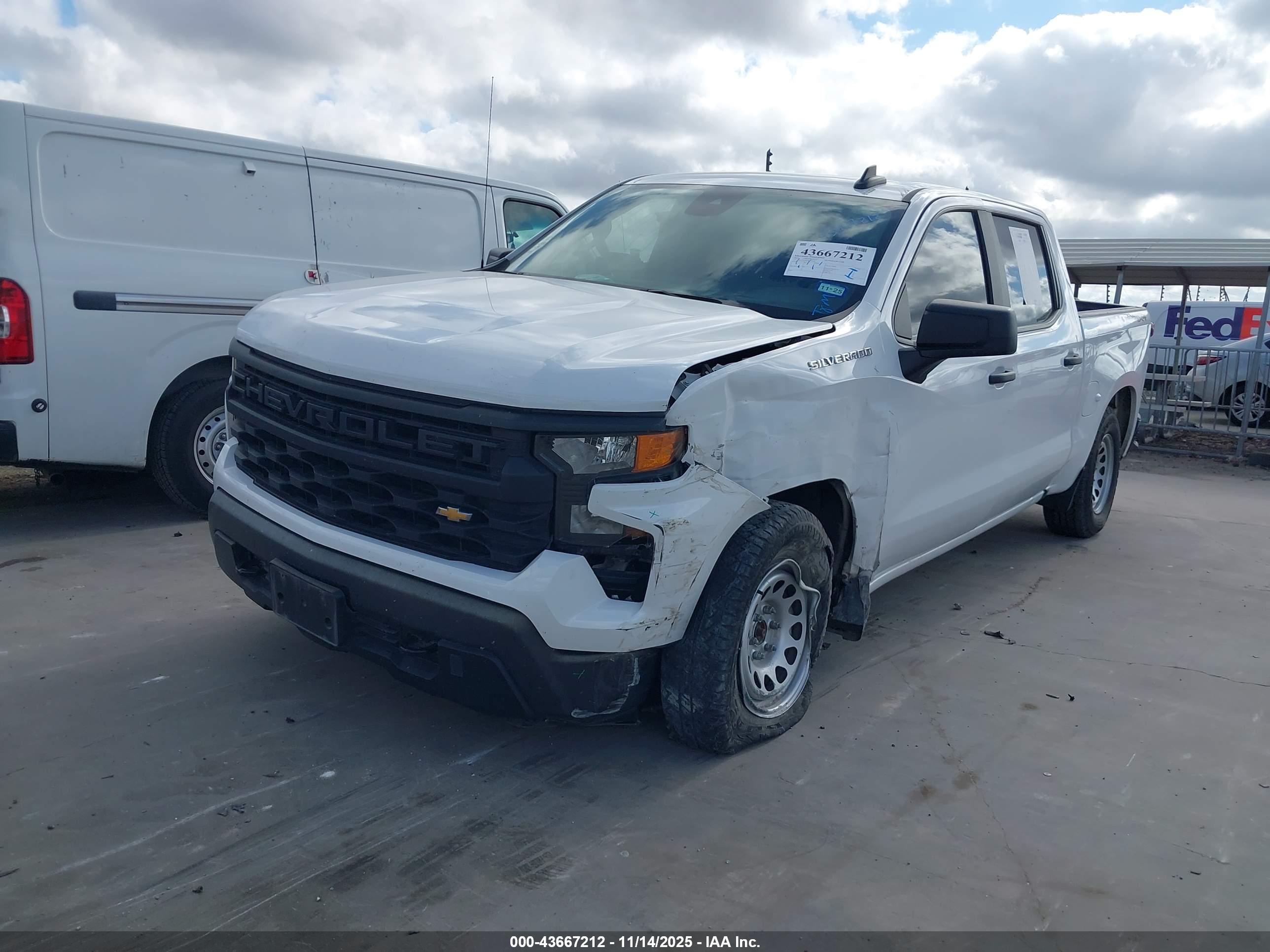 CHEVROLET SILVERADO image 2