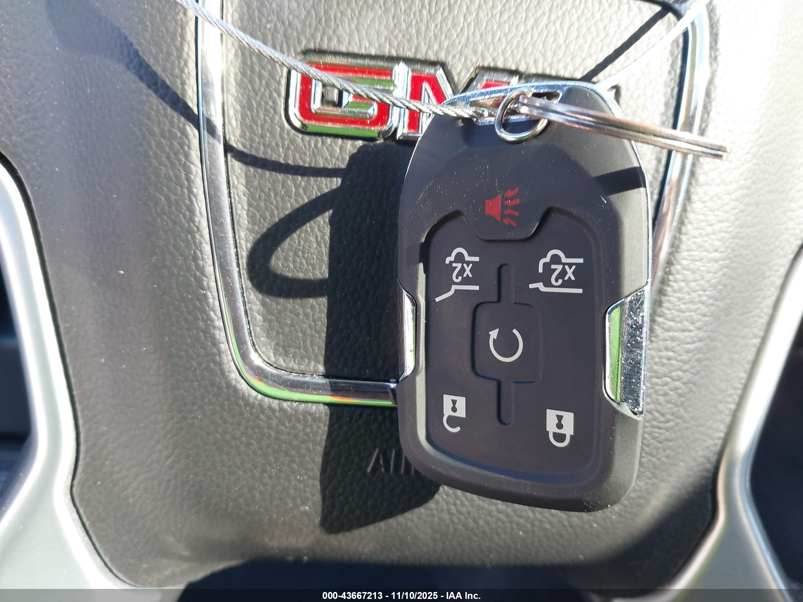 GMC YUKON image 11