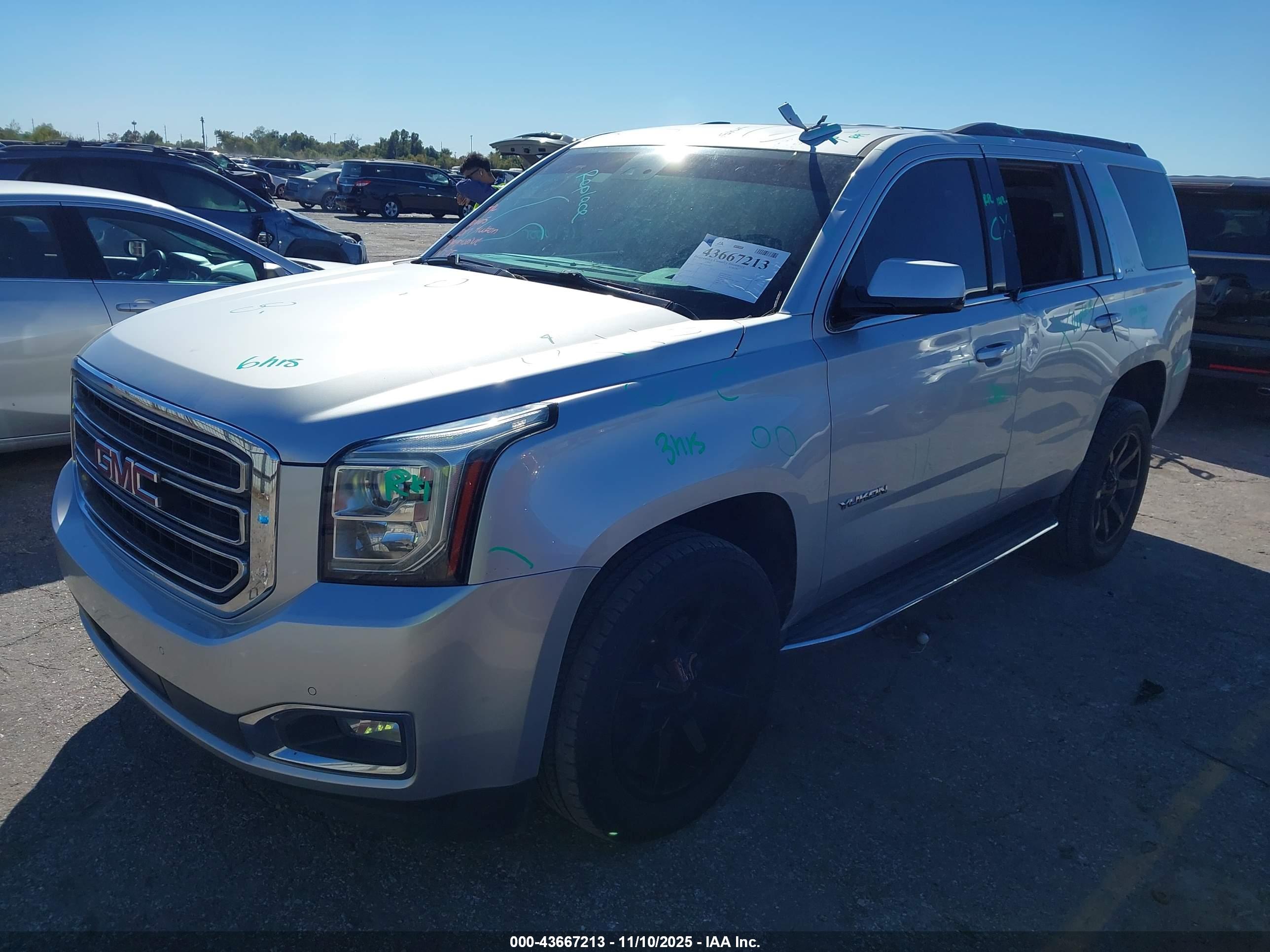 GMC YUKON image 2