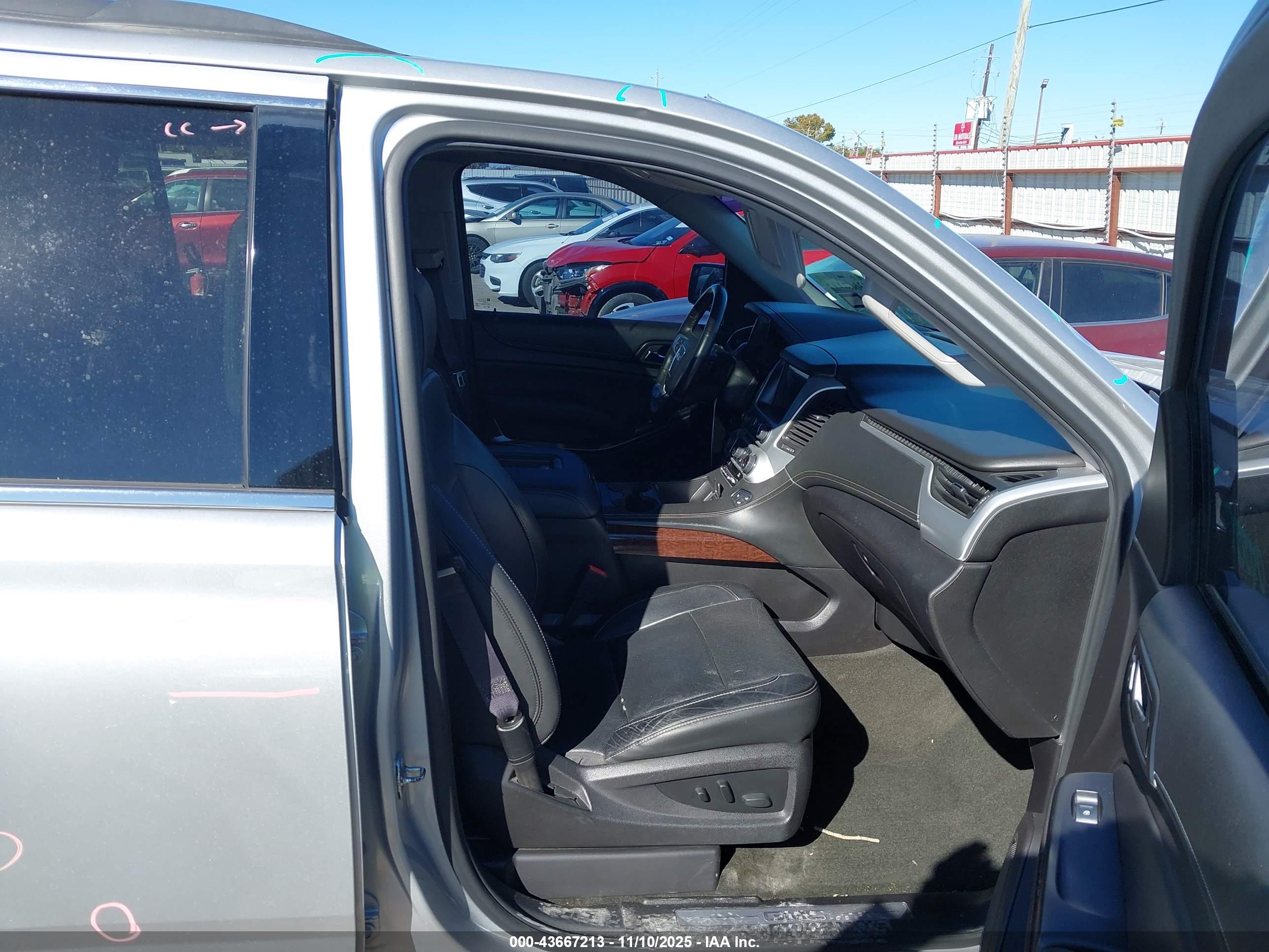 GMC YUKON image 5