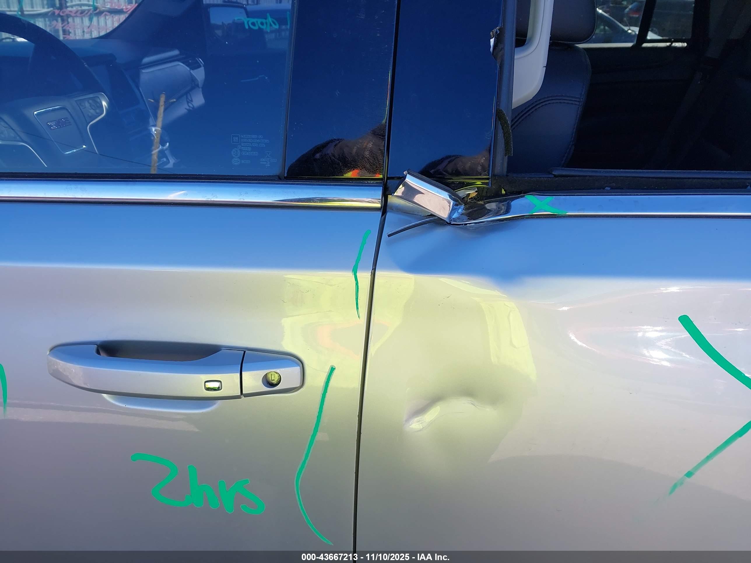 GMC YUKON image 6
