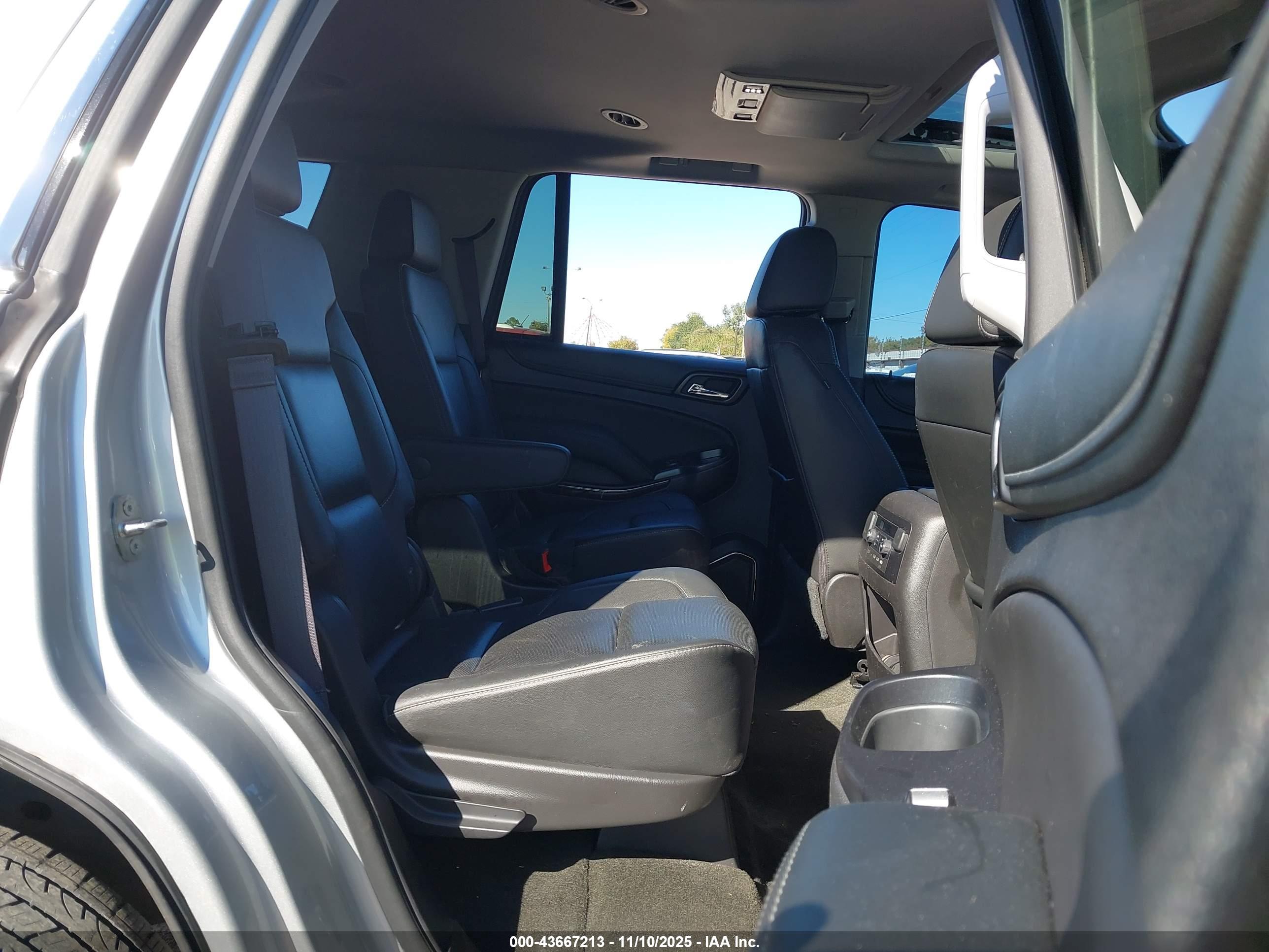 GMC YUKON image 8