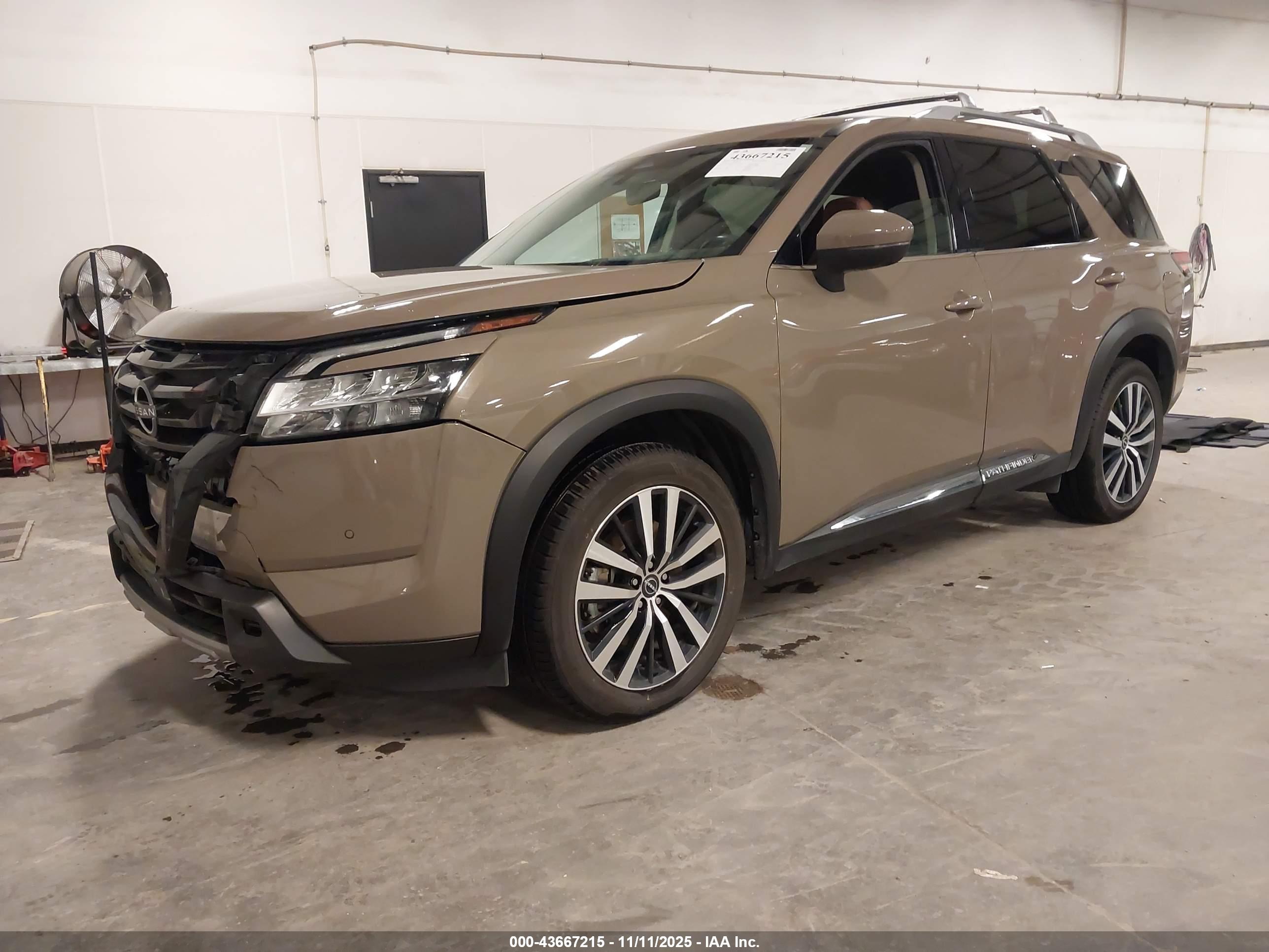 NISSAN PATHFINDER image 2