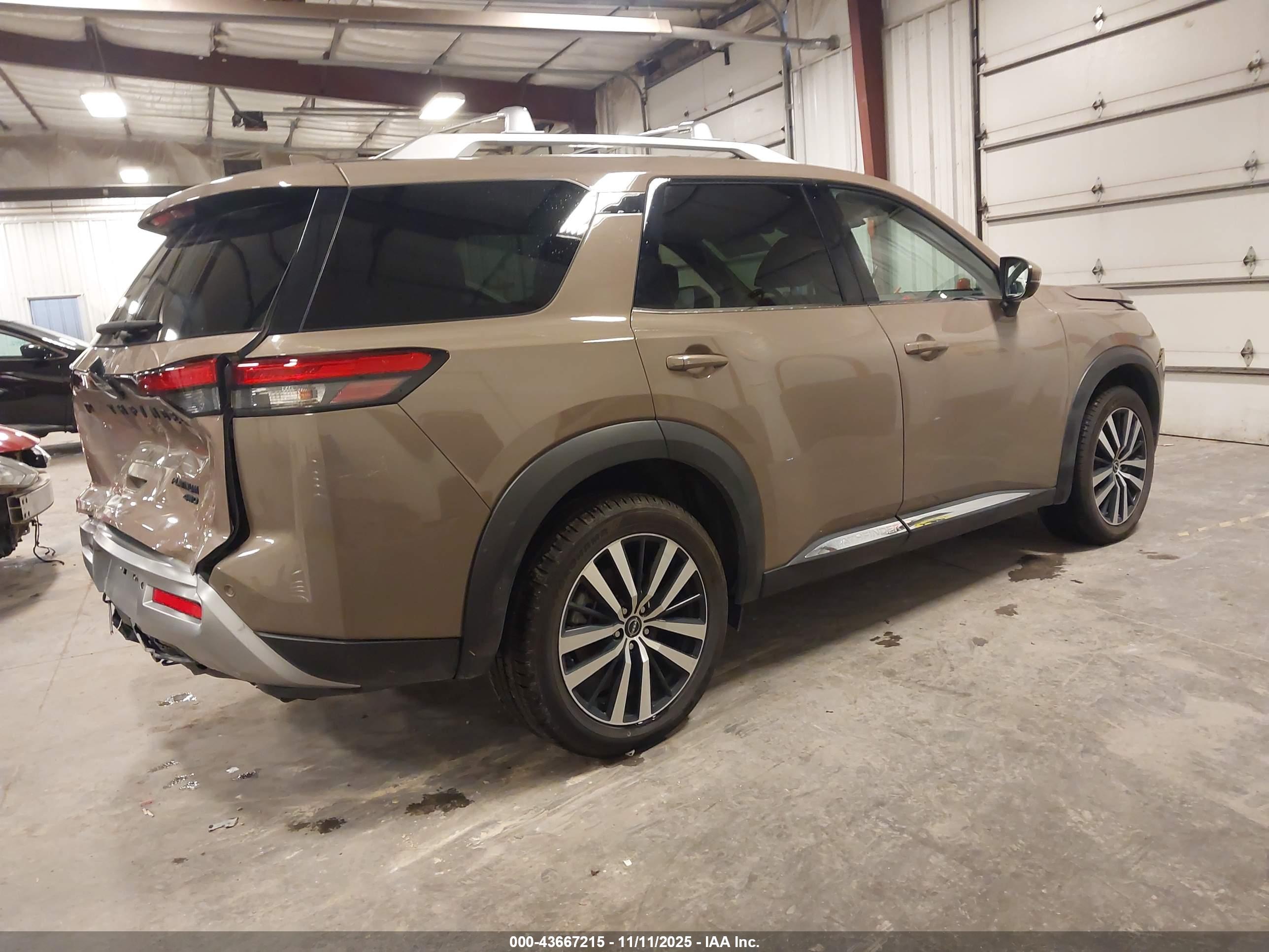 NISSAN PATHFINDER image 4