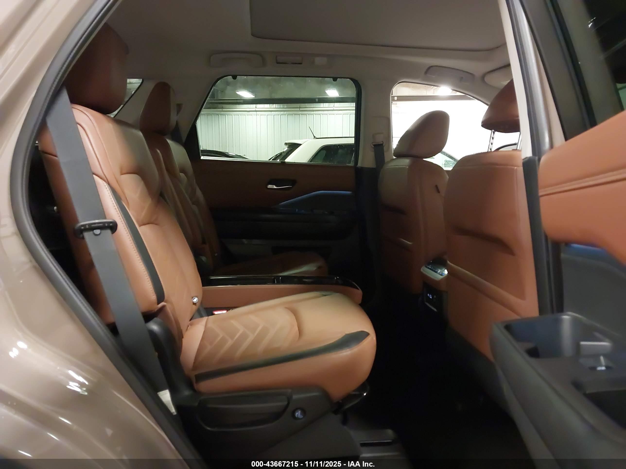 NISSAN PATHFINDER image 8