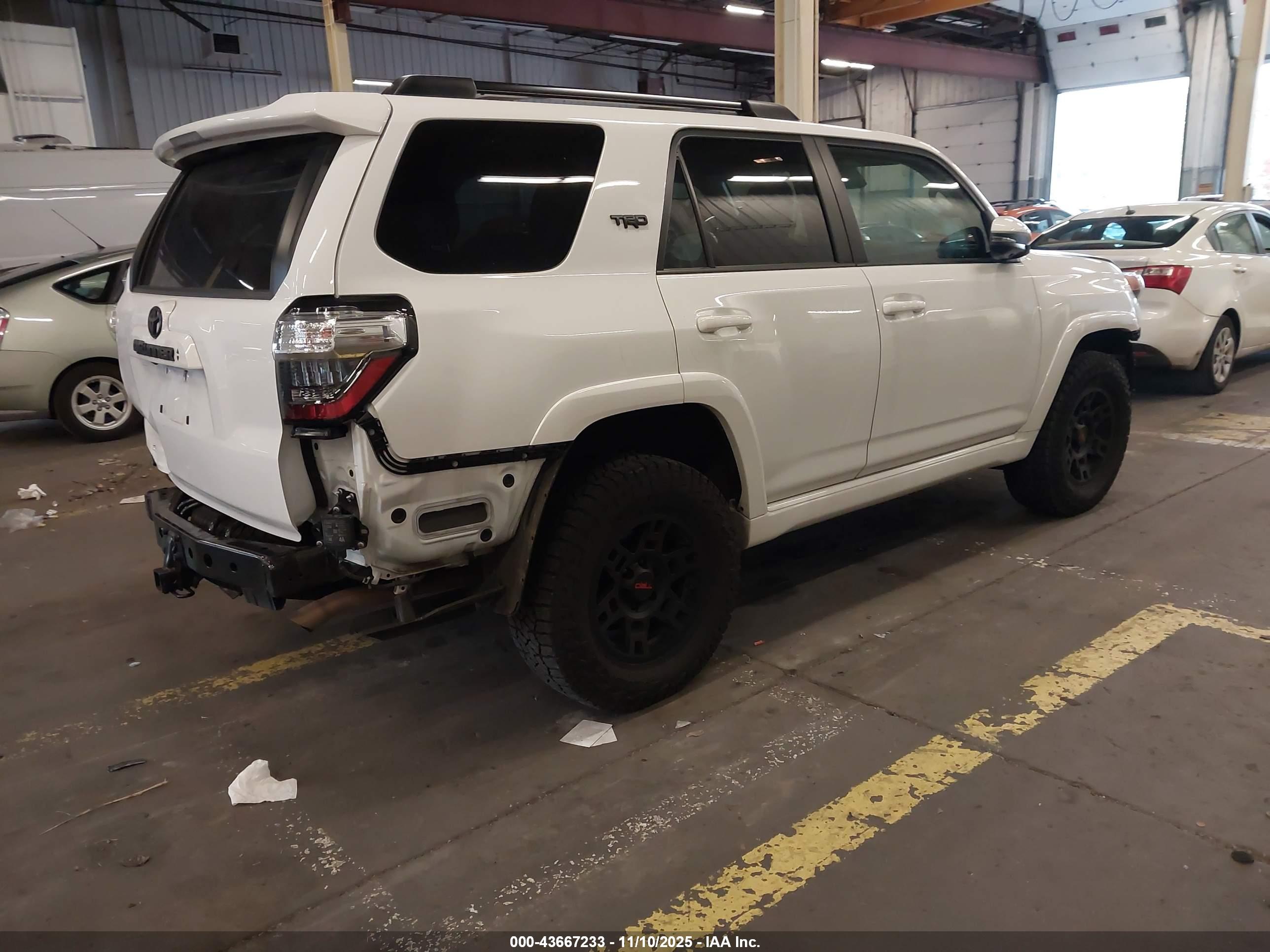 TOYOTA 4RUNNER image 4
