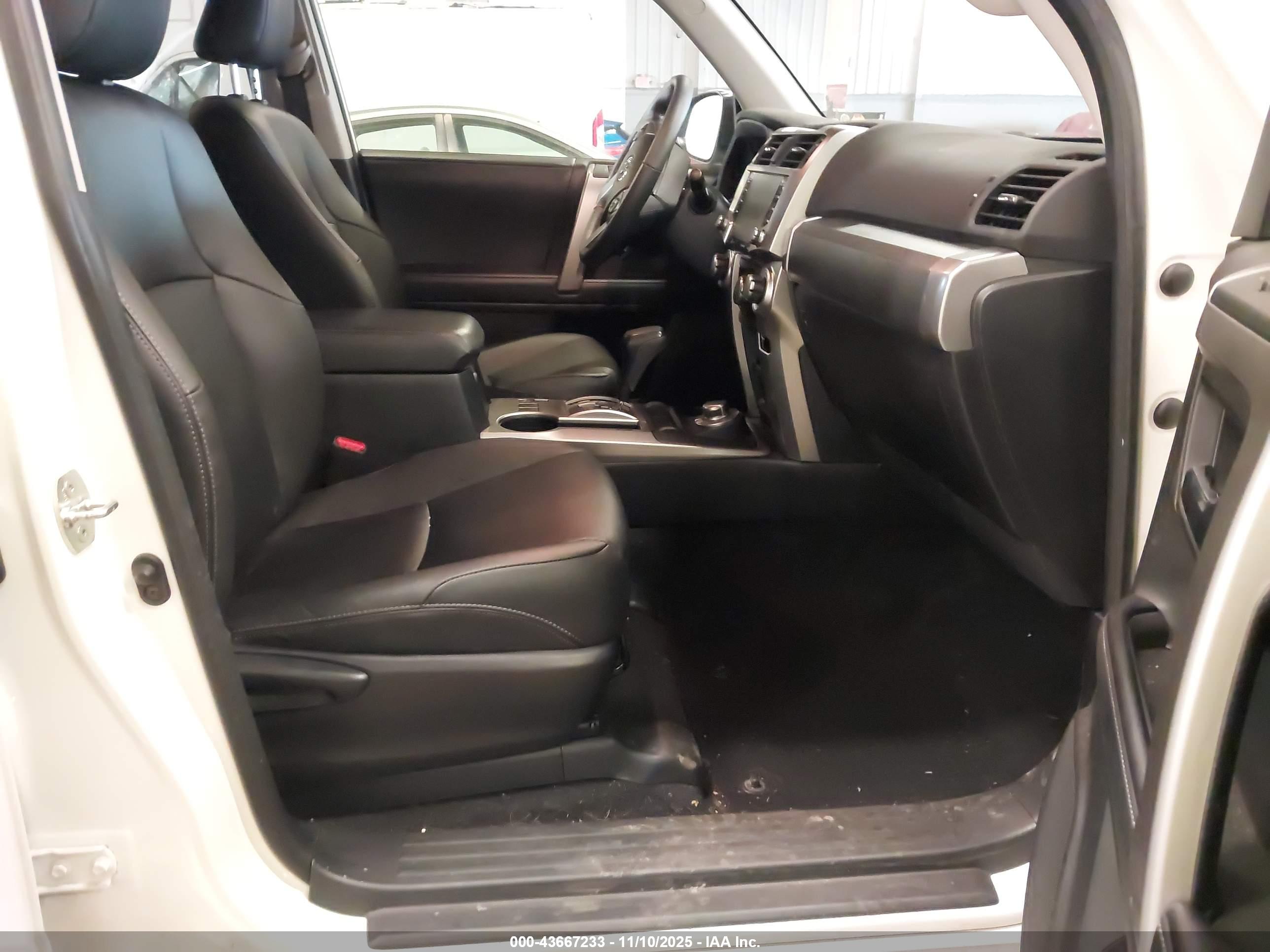 TOYOTA 4RUNNER image 5