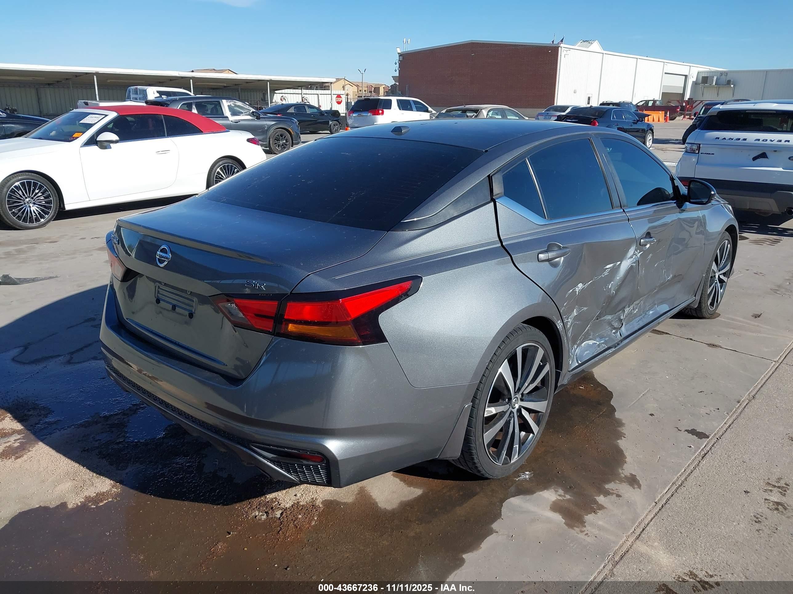 NISSAN ALTIMA image 4