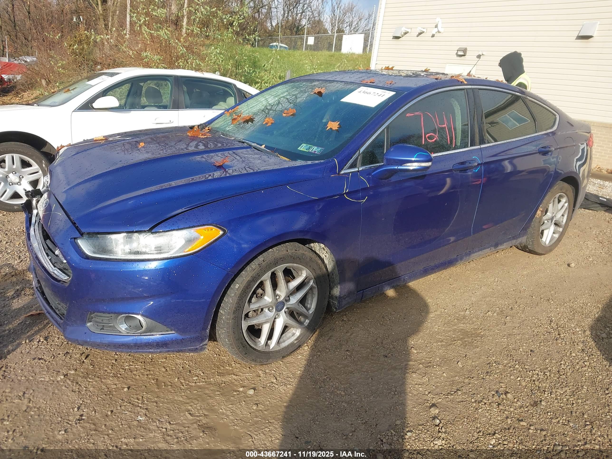 FORD FUSION image 2