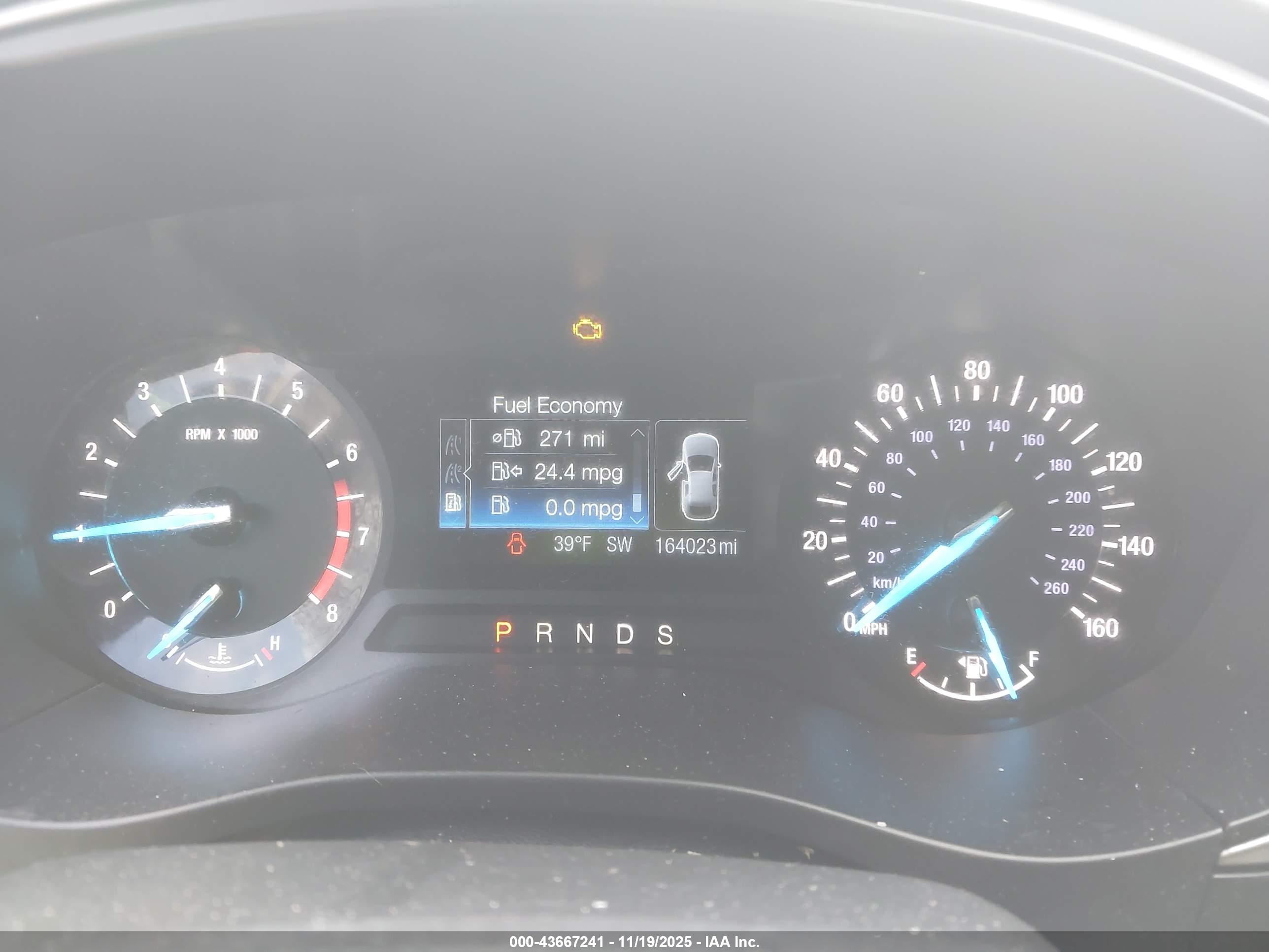 FORD FUSION image 7