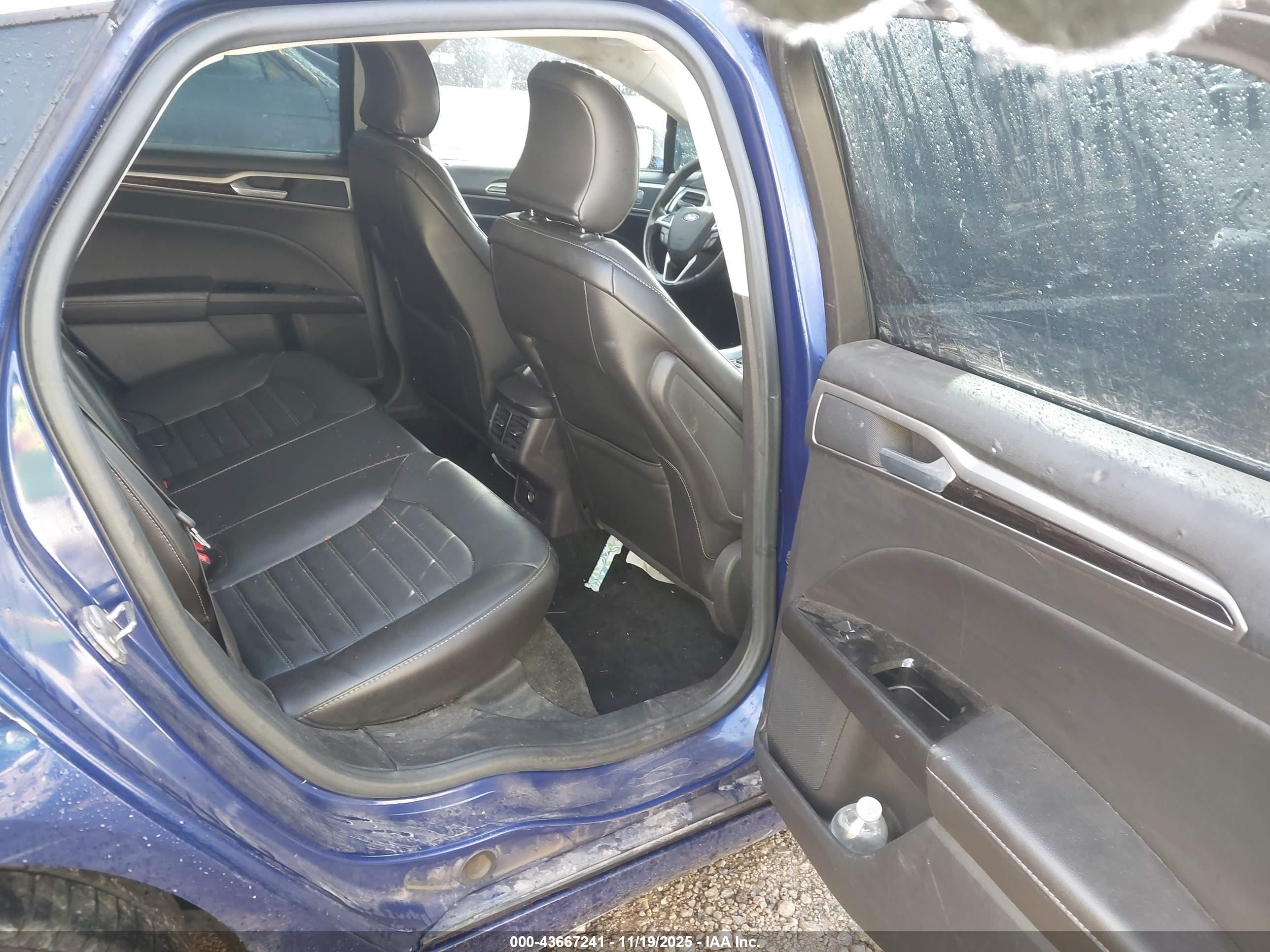 FORD FUSION image 8