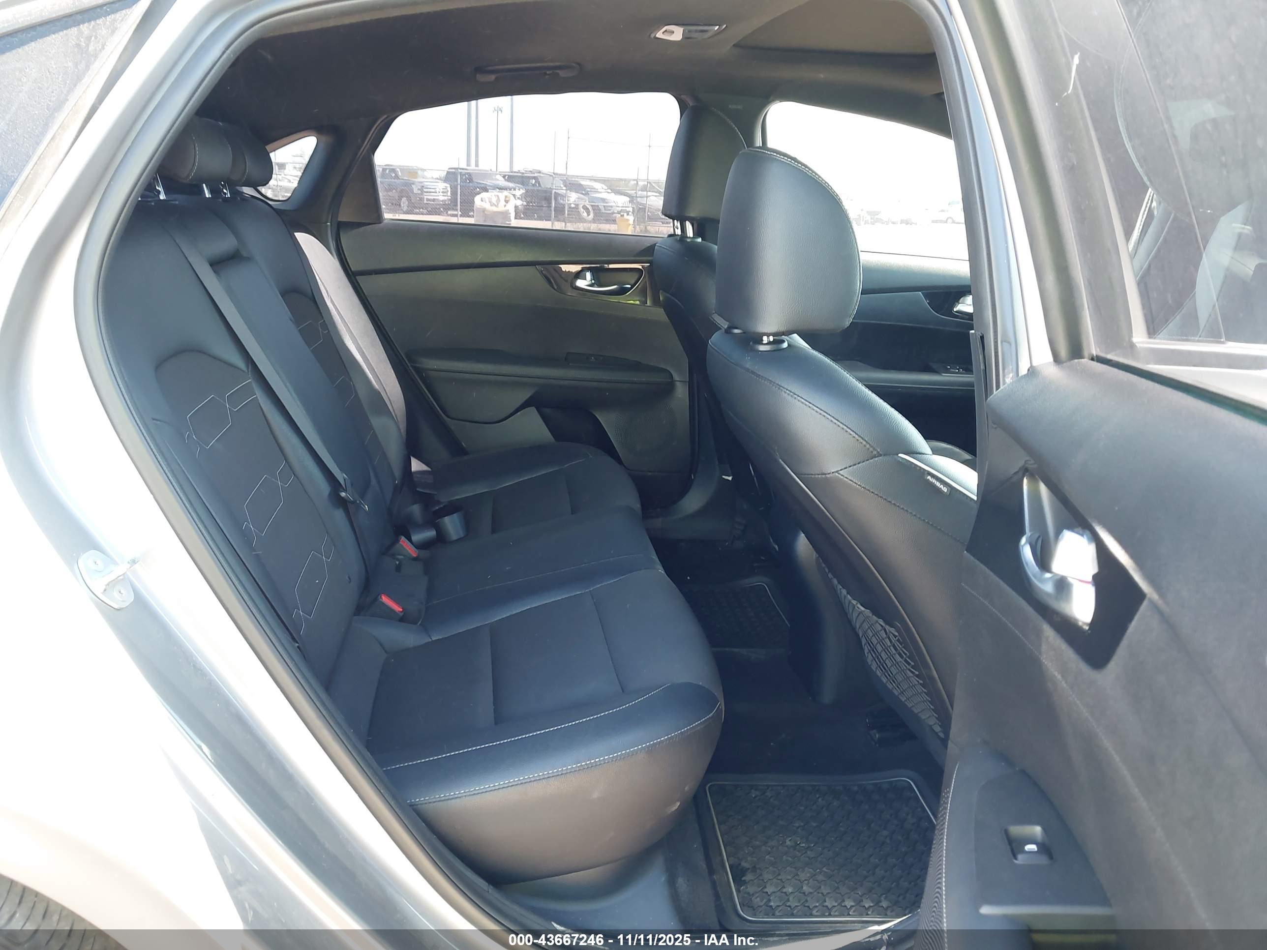 KIA FORTE image 8
