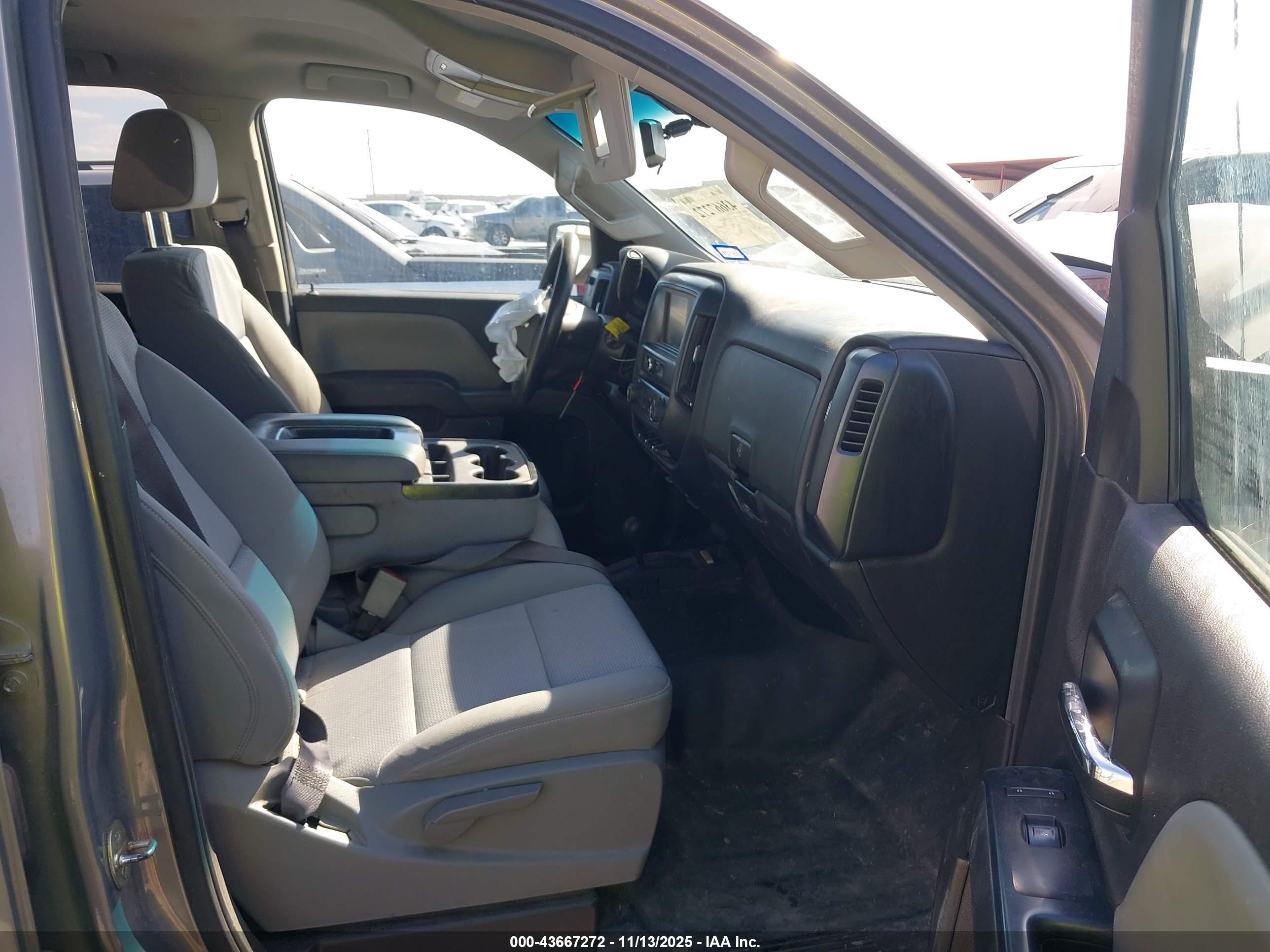 CHEVROLET SILVERADO image 5