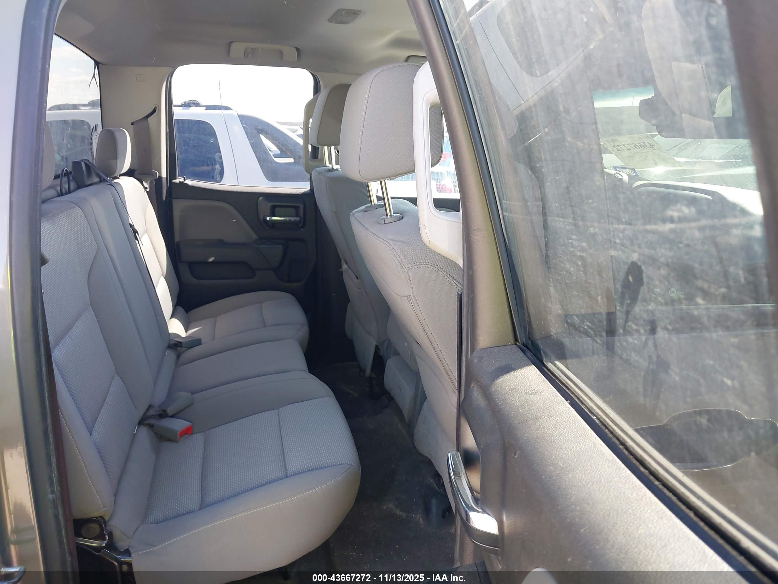CHEVROLET SILVERADO image 8