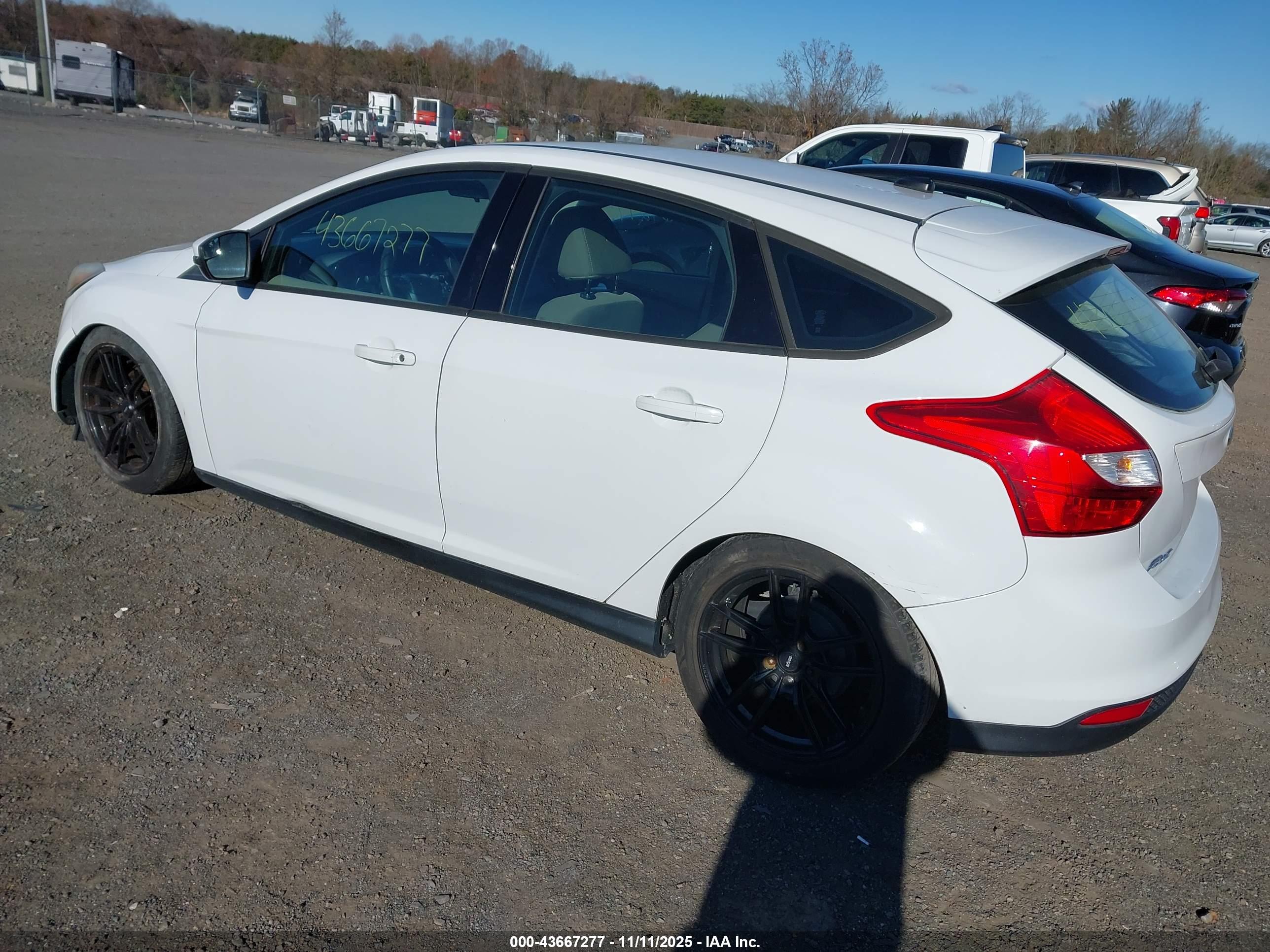 FORD FOCUS image 3