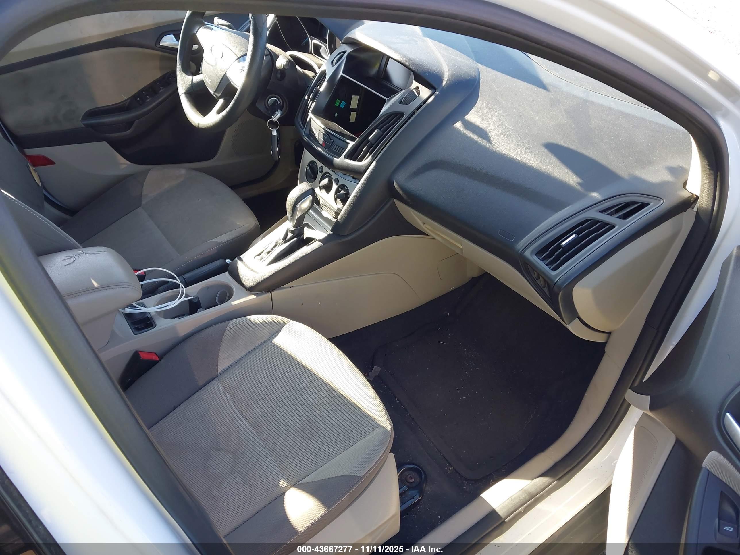 FORD FOCUS image 5