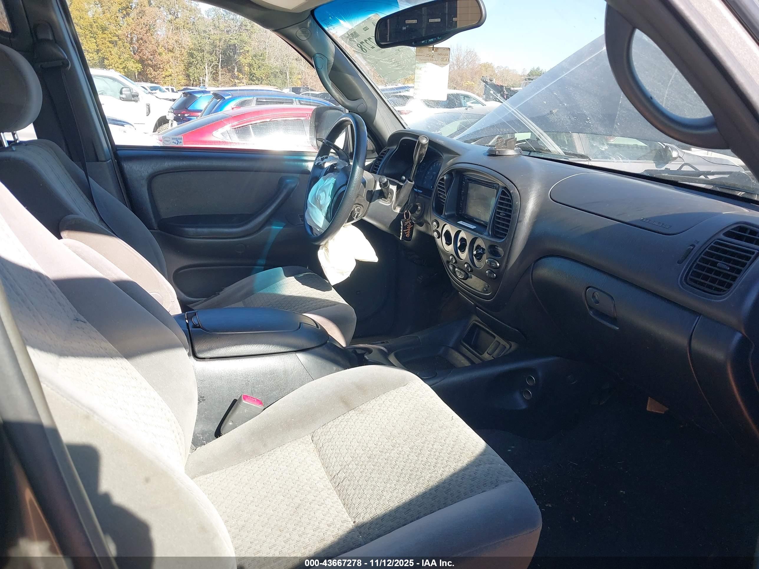 TOYOTA TUNDRA image 5