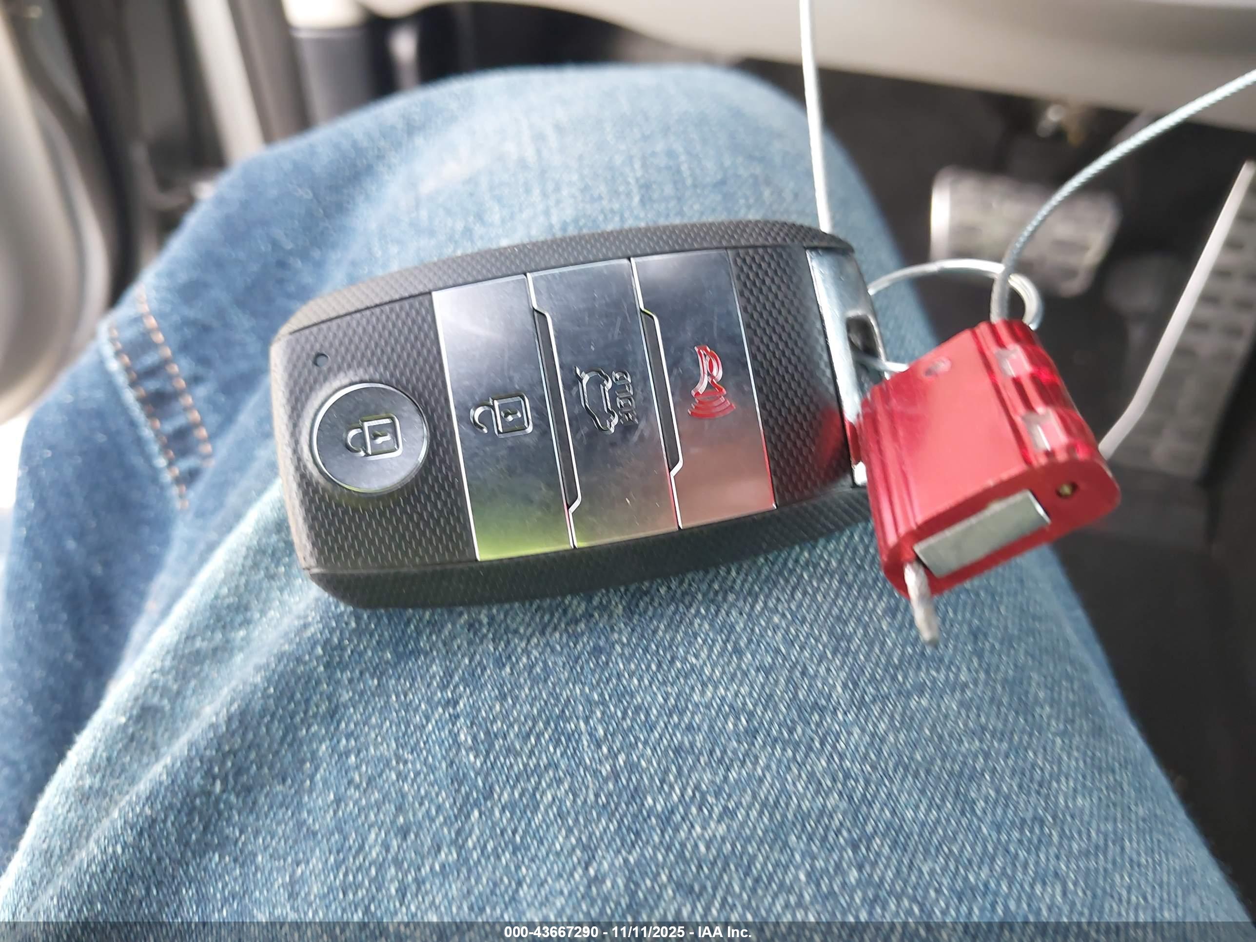 KIA SPORTAGE image 11
