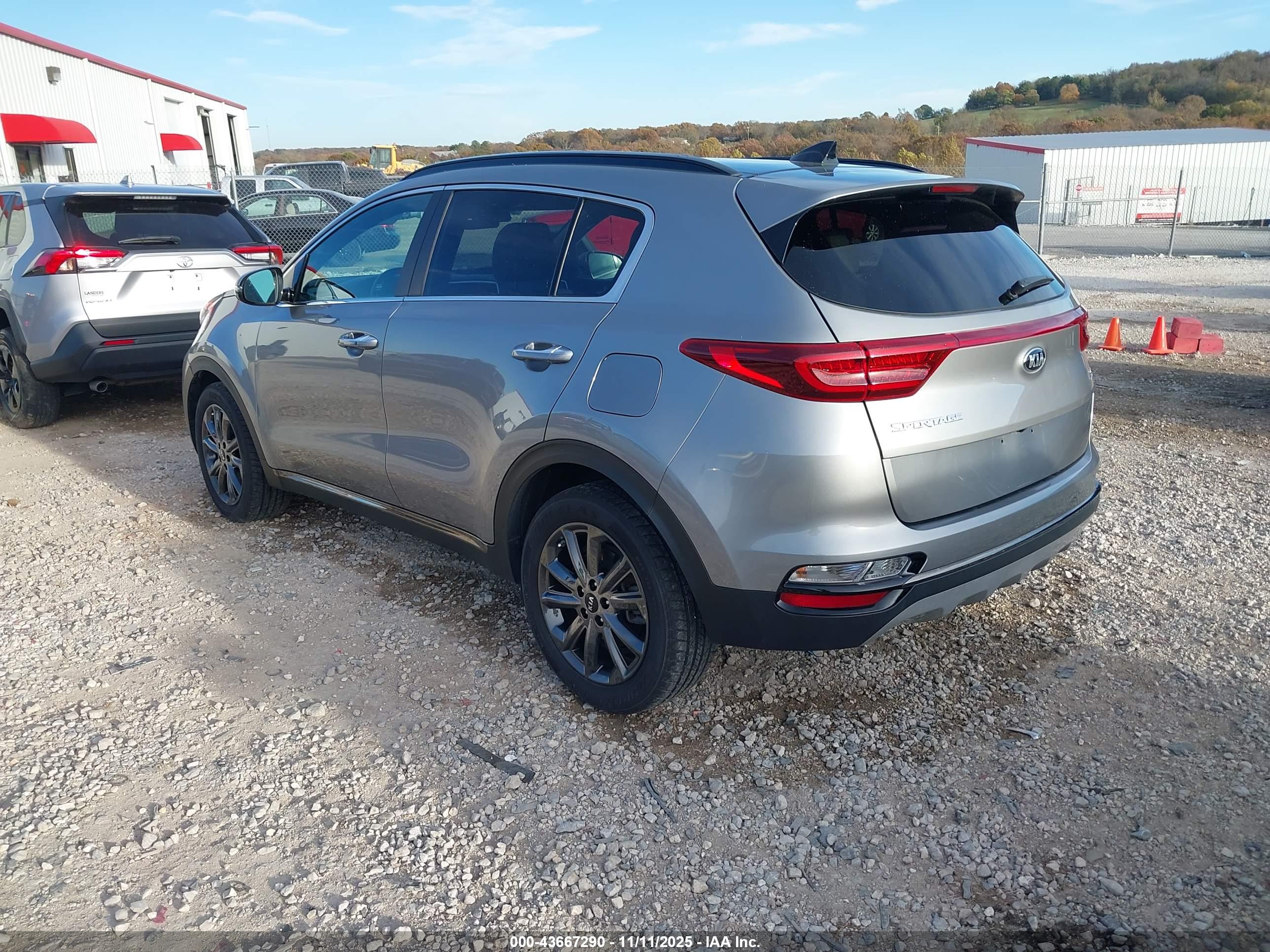 KIA SPORTAGE image 3