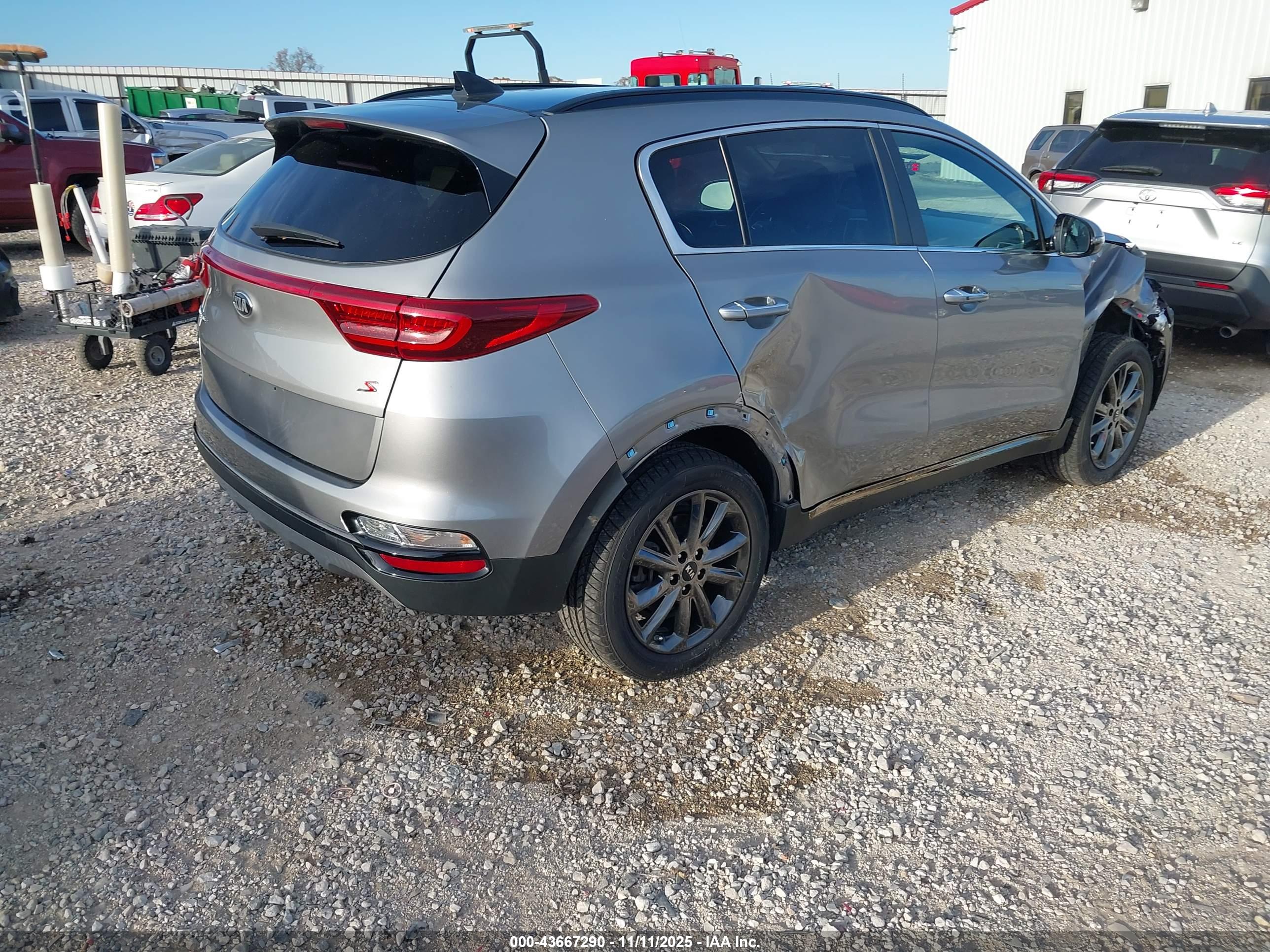 KIA SPORTAGE image 4