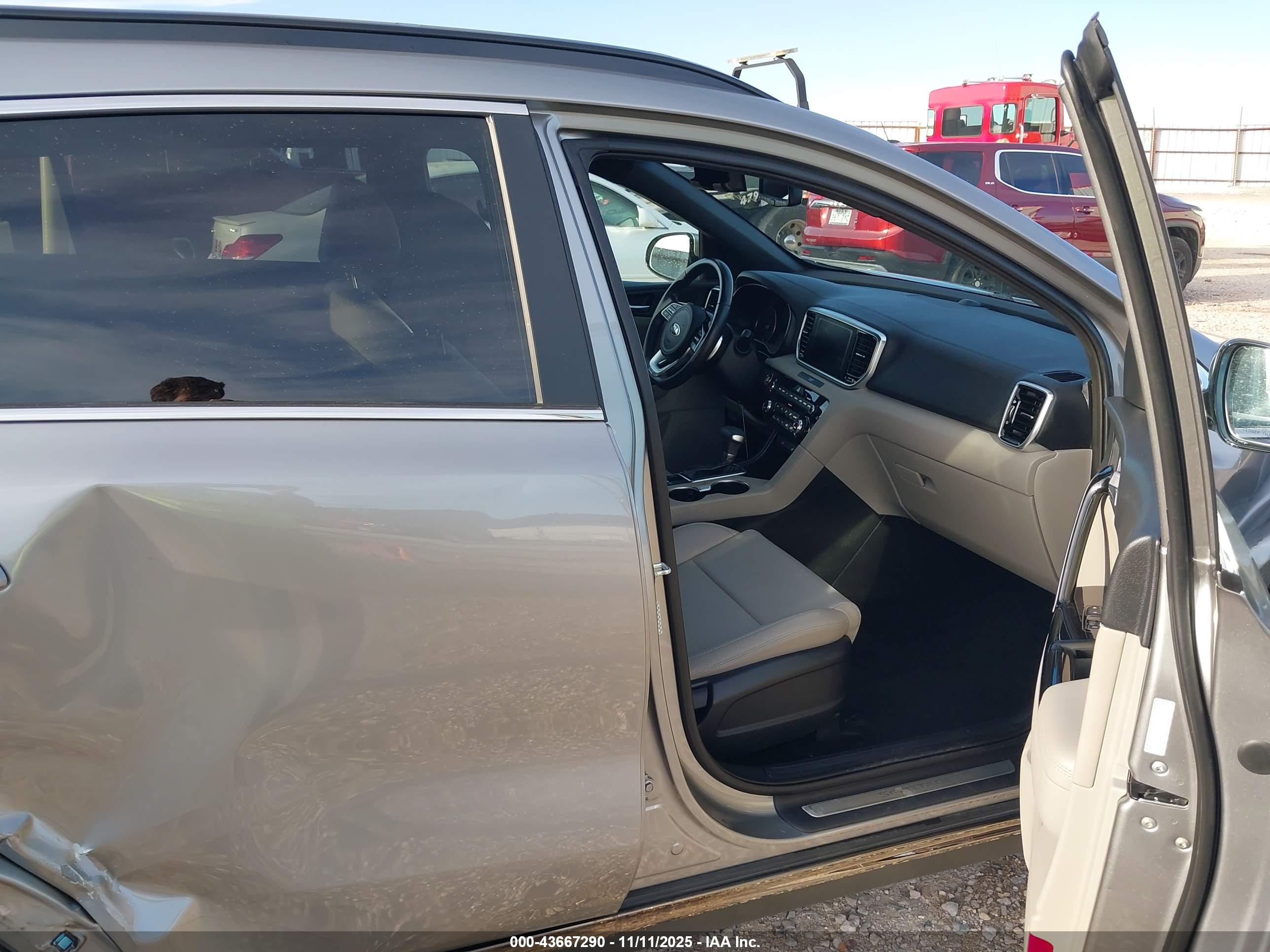 KIA SPORTAGE image 5