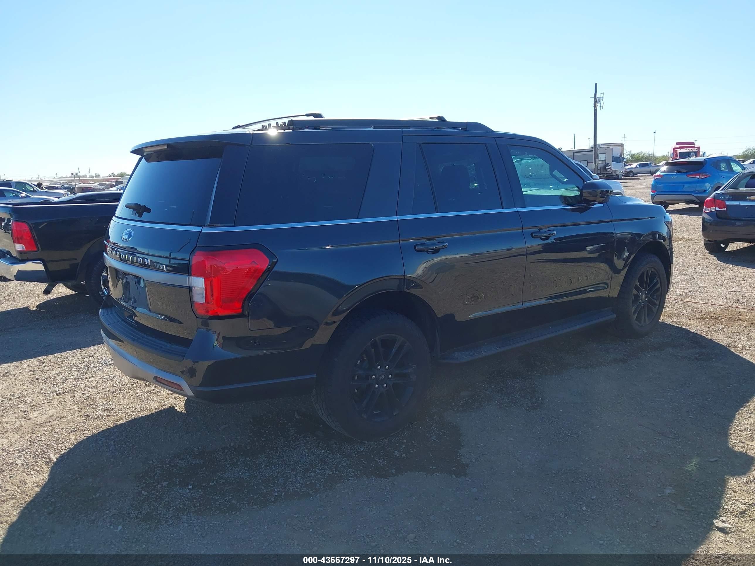 FORD EXPEDITION image 4