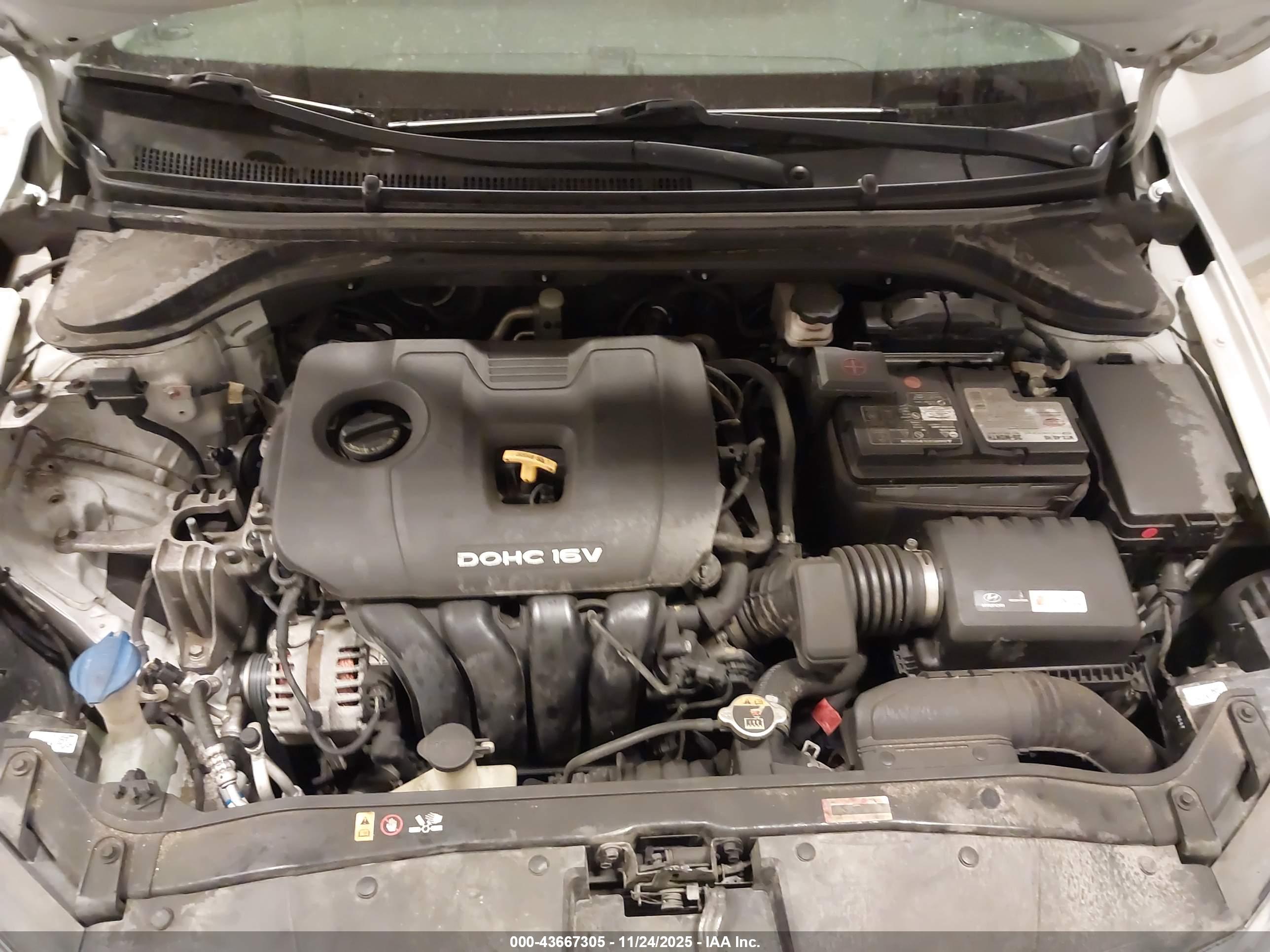 HYUNDAI ELANTRA image 10