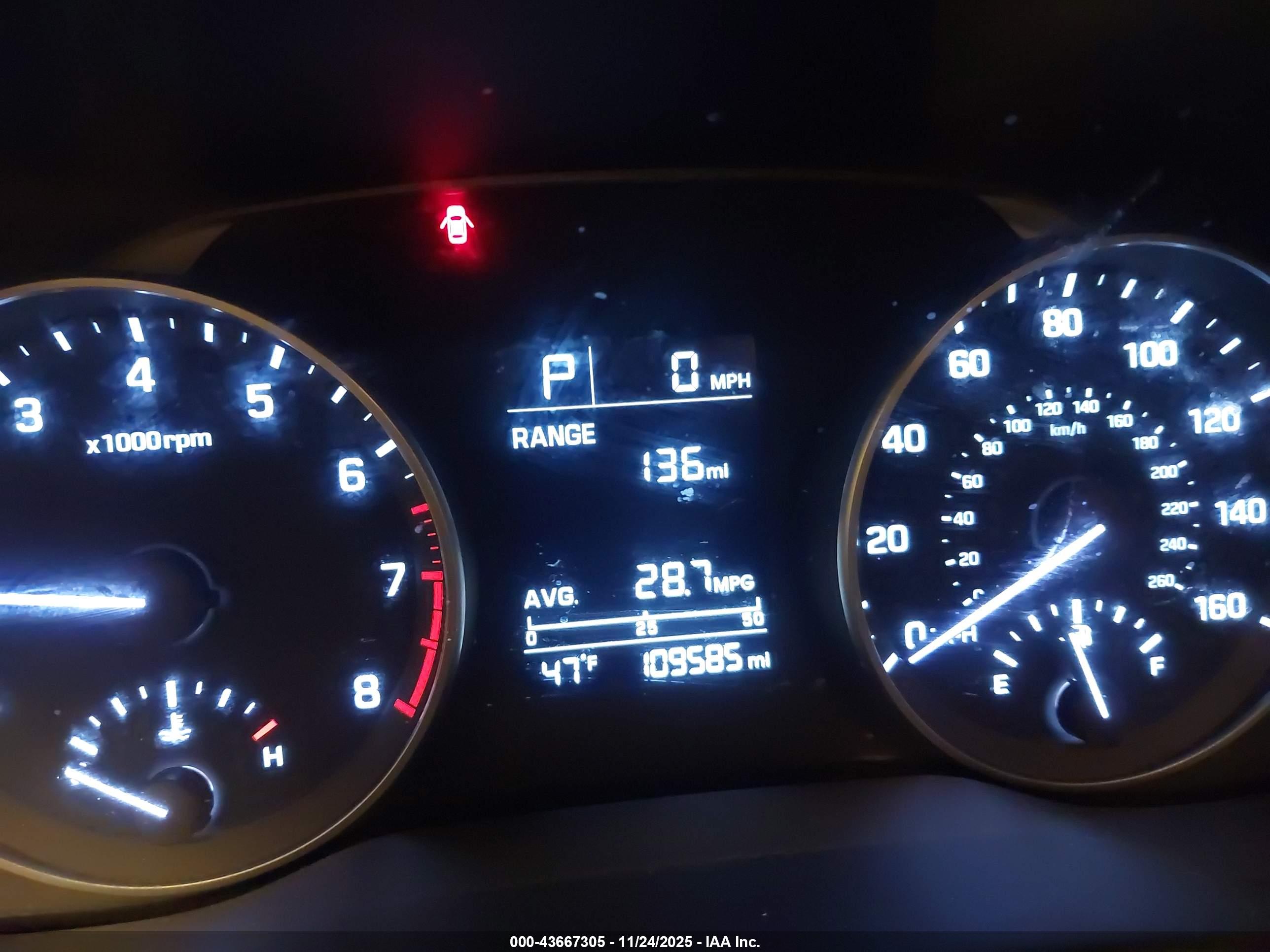 HYUNDAI ELANTRA image 7