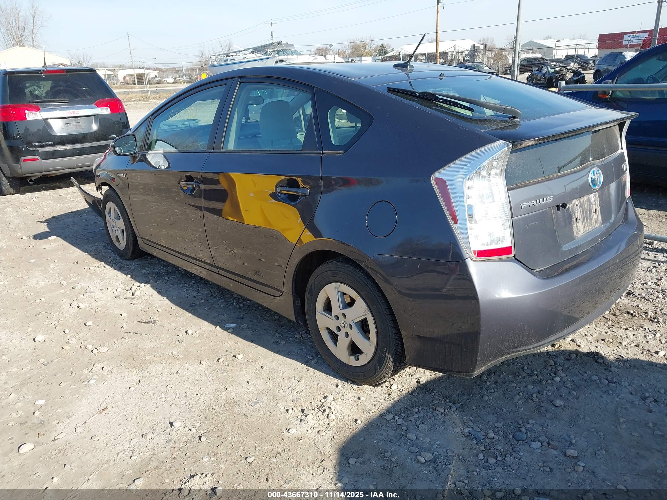 TOYOTA PRIUS image 3