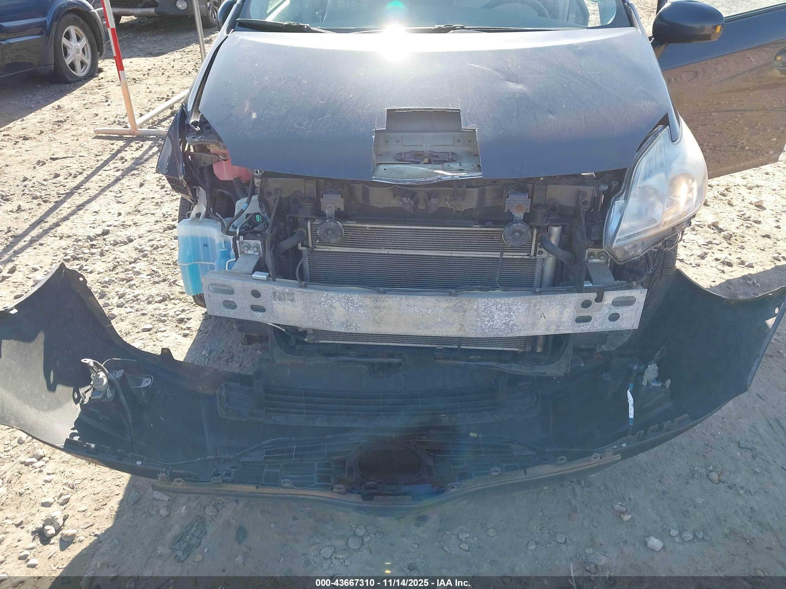 TOYOTA PRIUS image 6