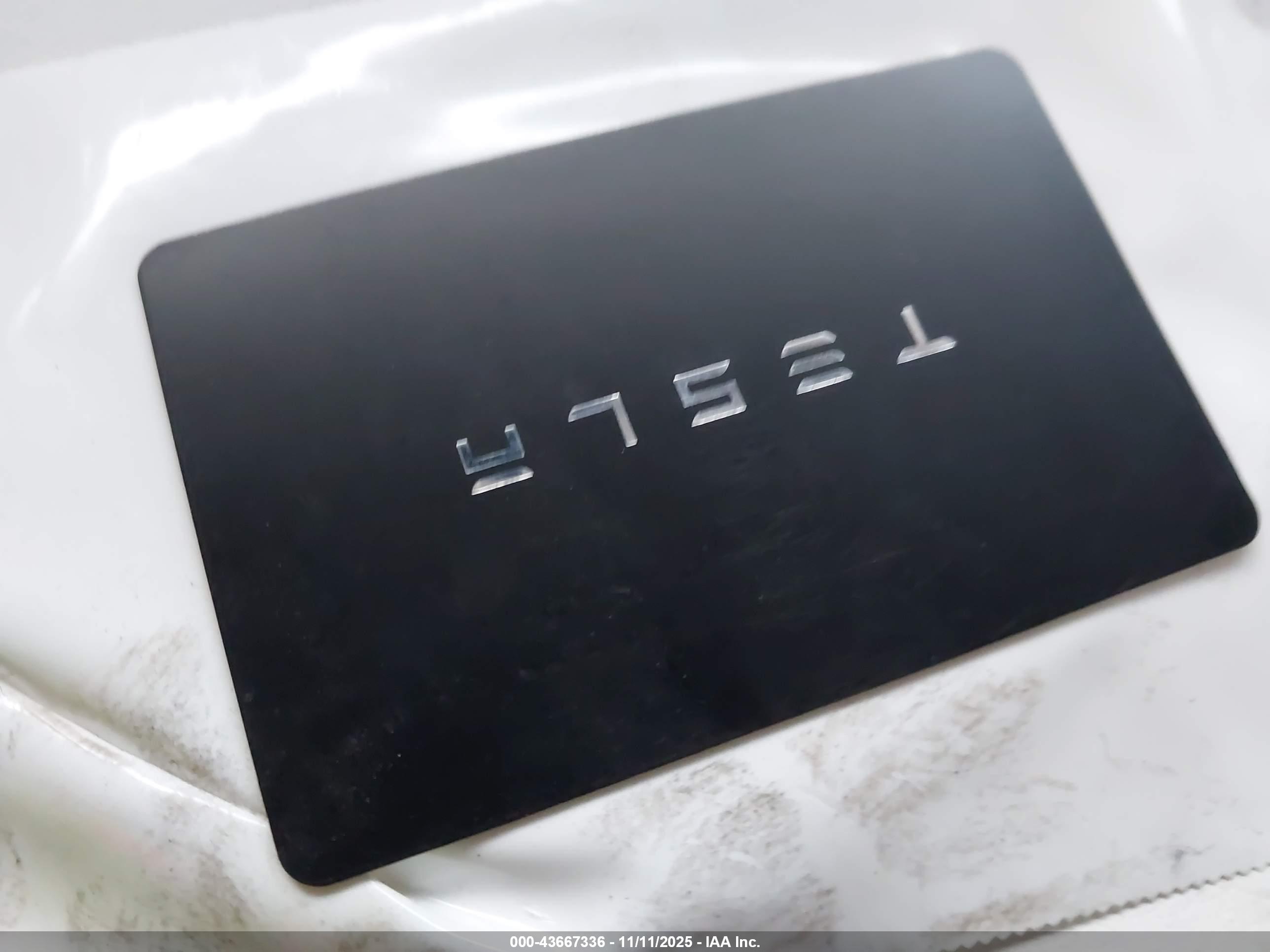 TESLA MODEL image 11