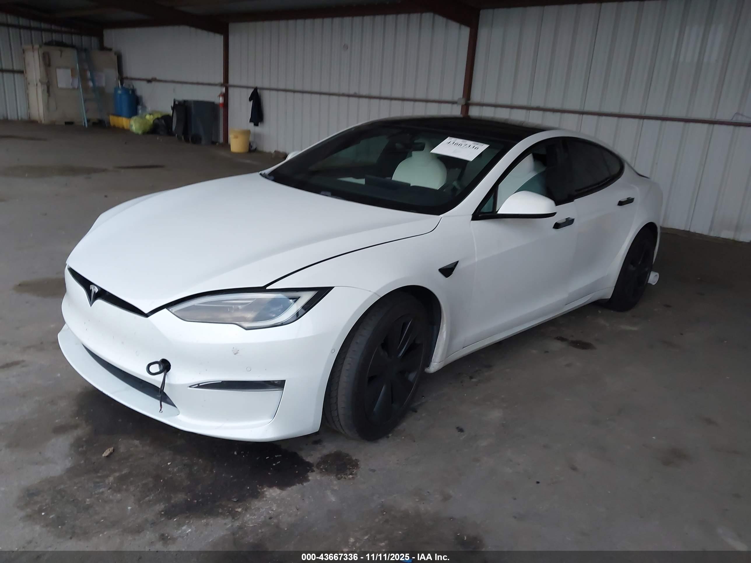TESLA MODEL image 2