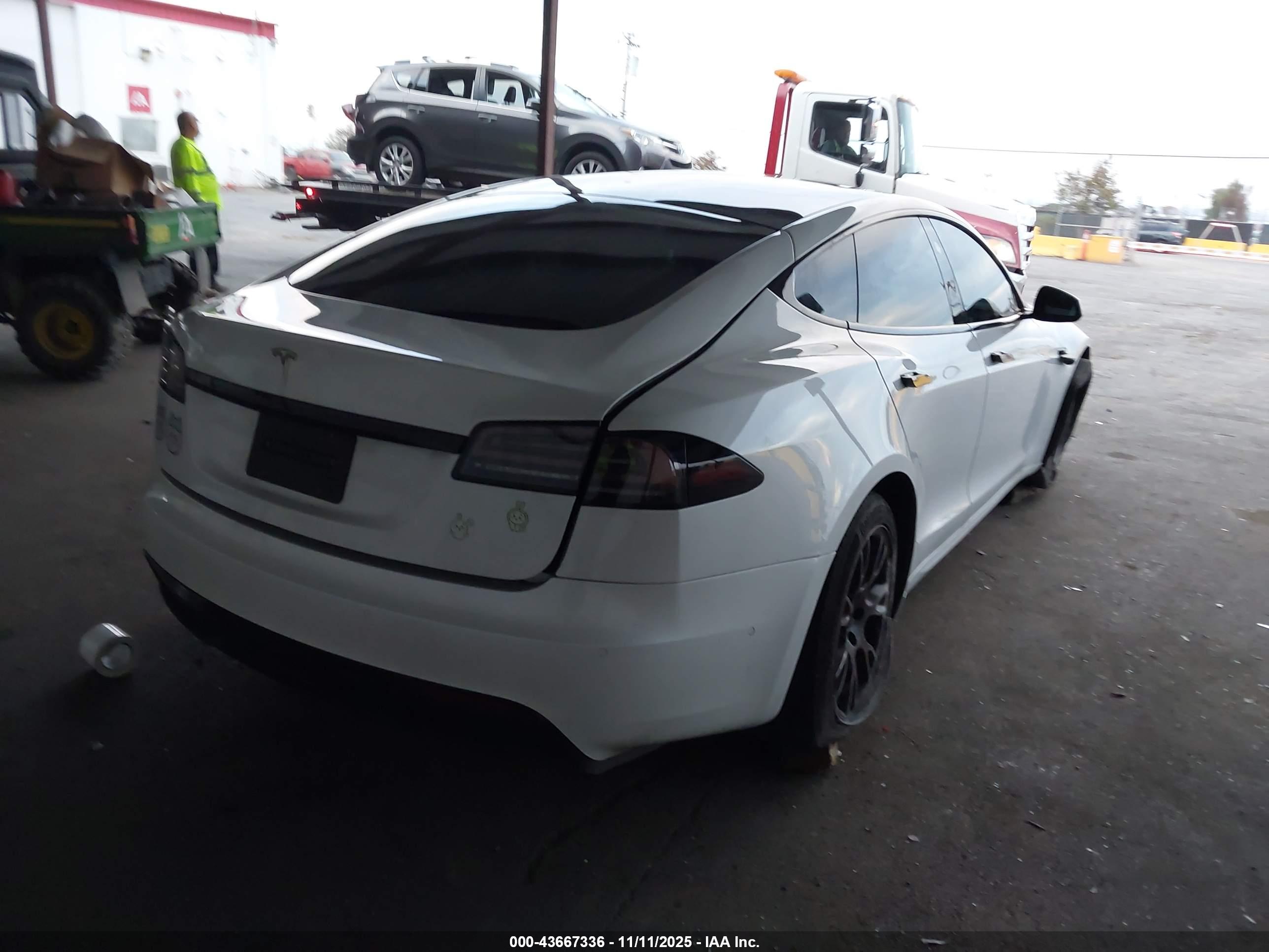 TESLA MODEL image 4
